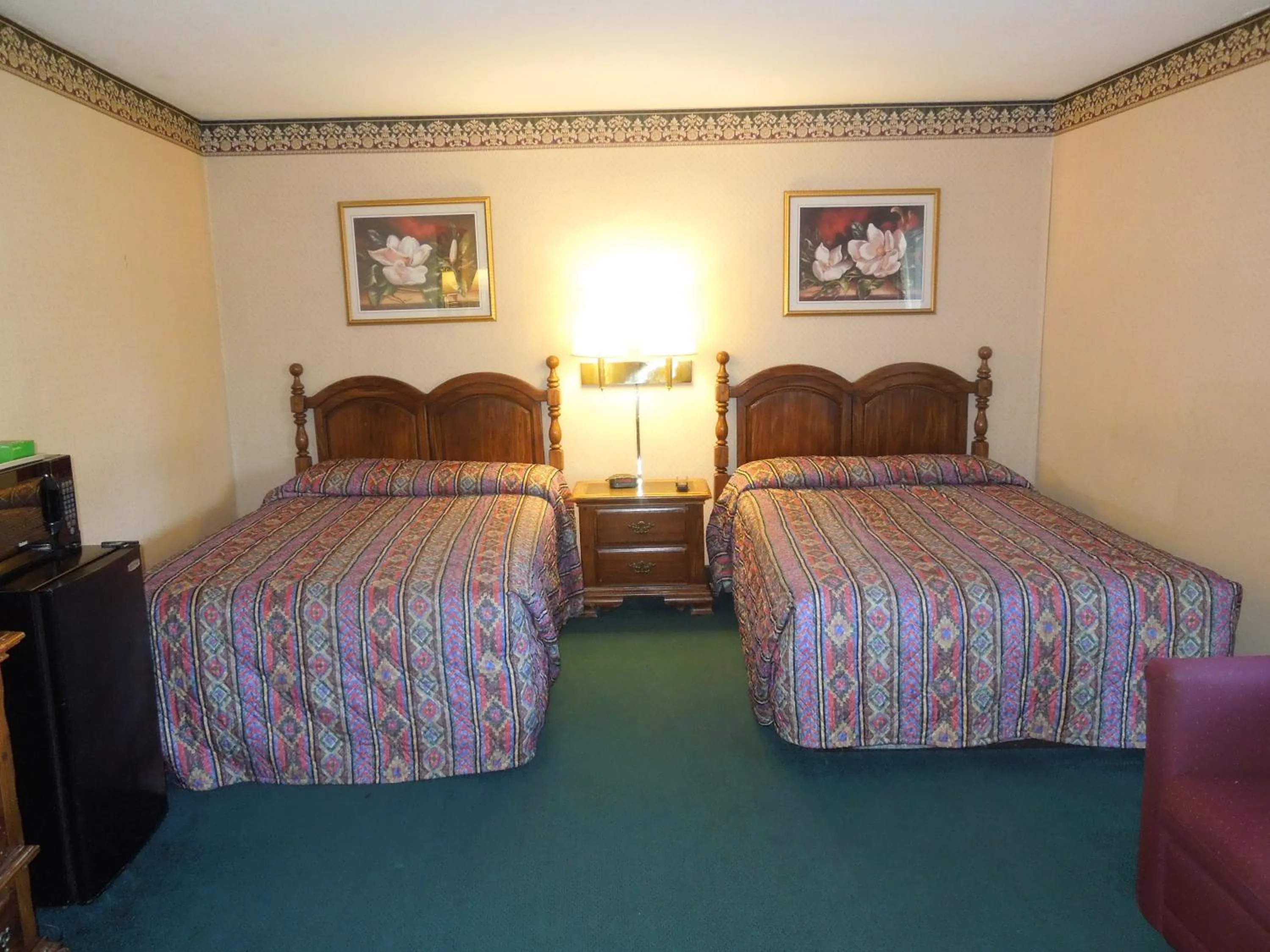 Bedroom, Bed in Value Inn East Stroudsburg