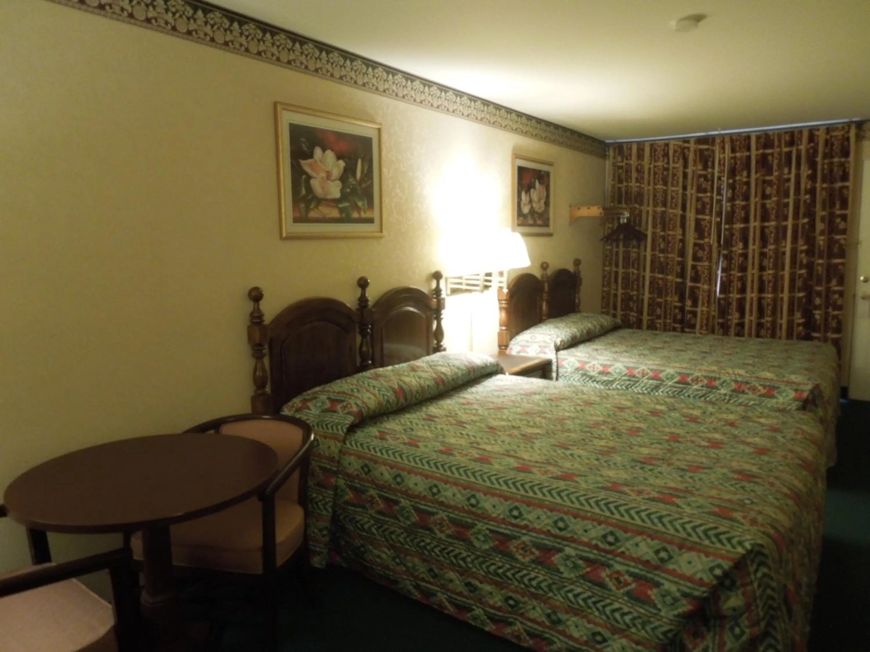 Bedroom, Bed in Value Inn East Stroudsburg