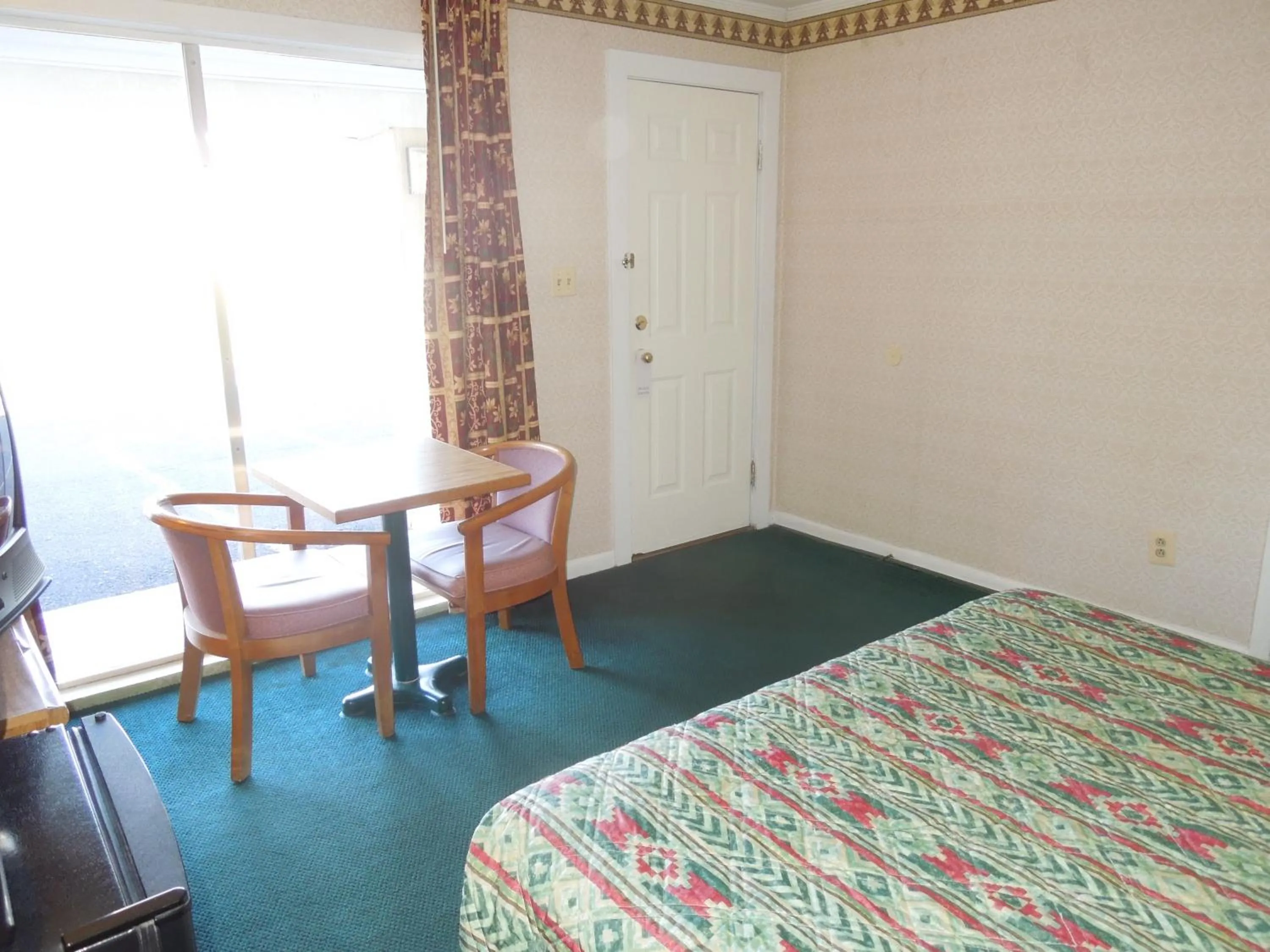 Bedroom, Bed in Value Inn East Stroudsburg