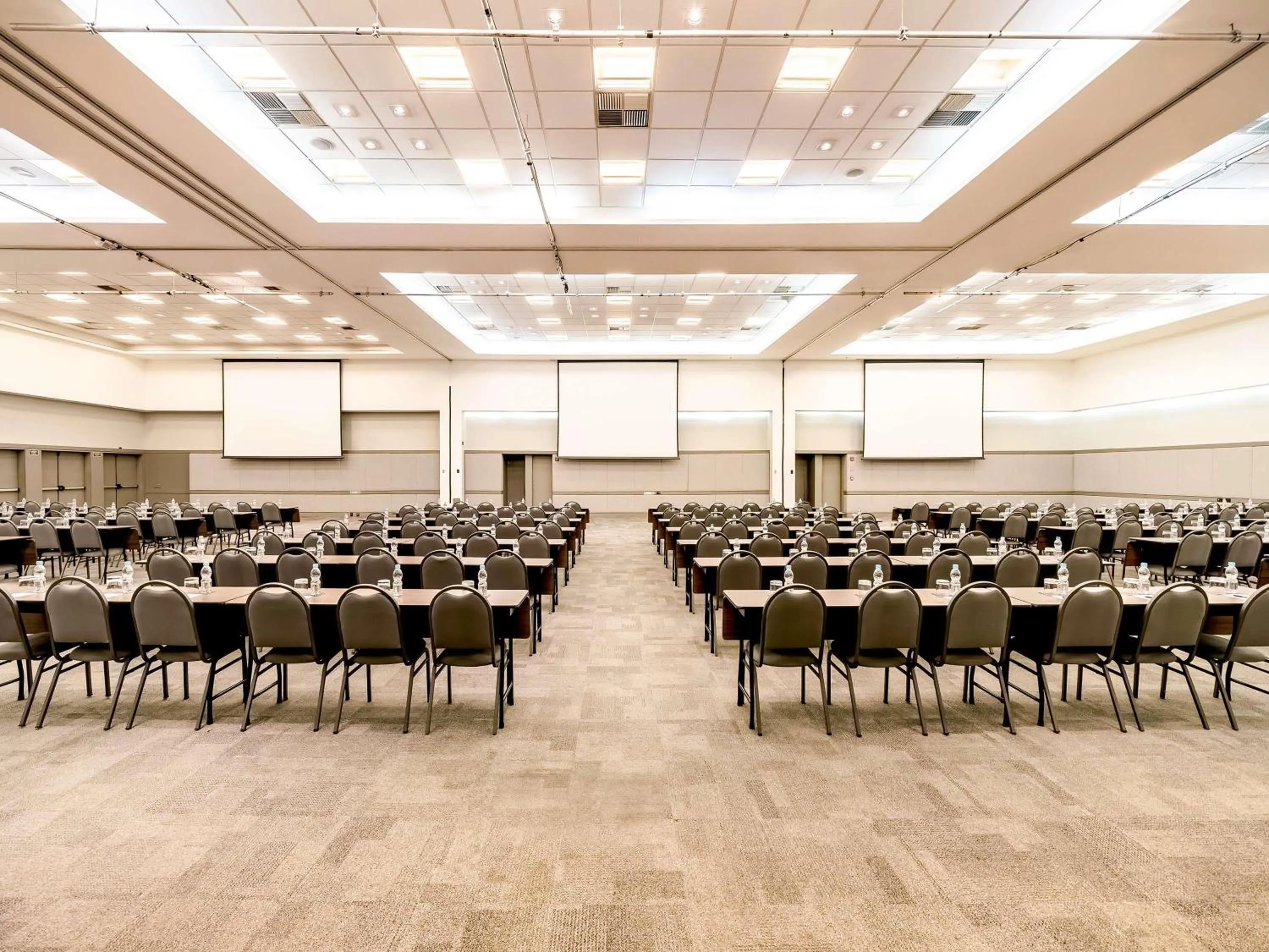 Property building in Grand Mercure Sao Paulo Vila Olimpia