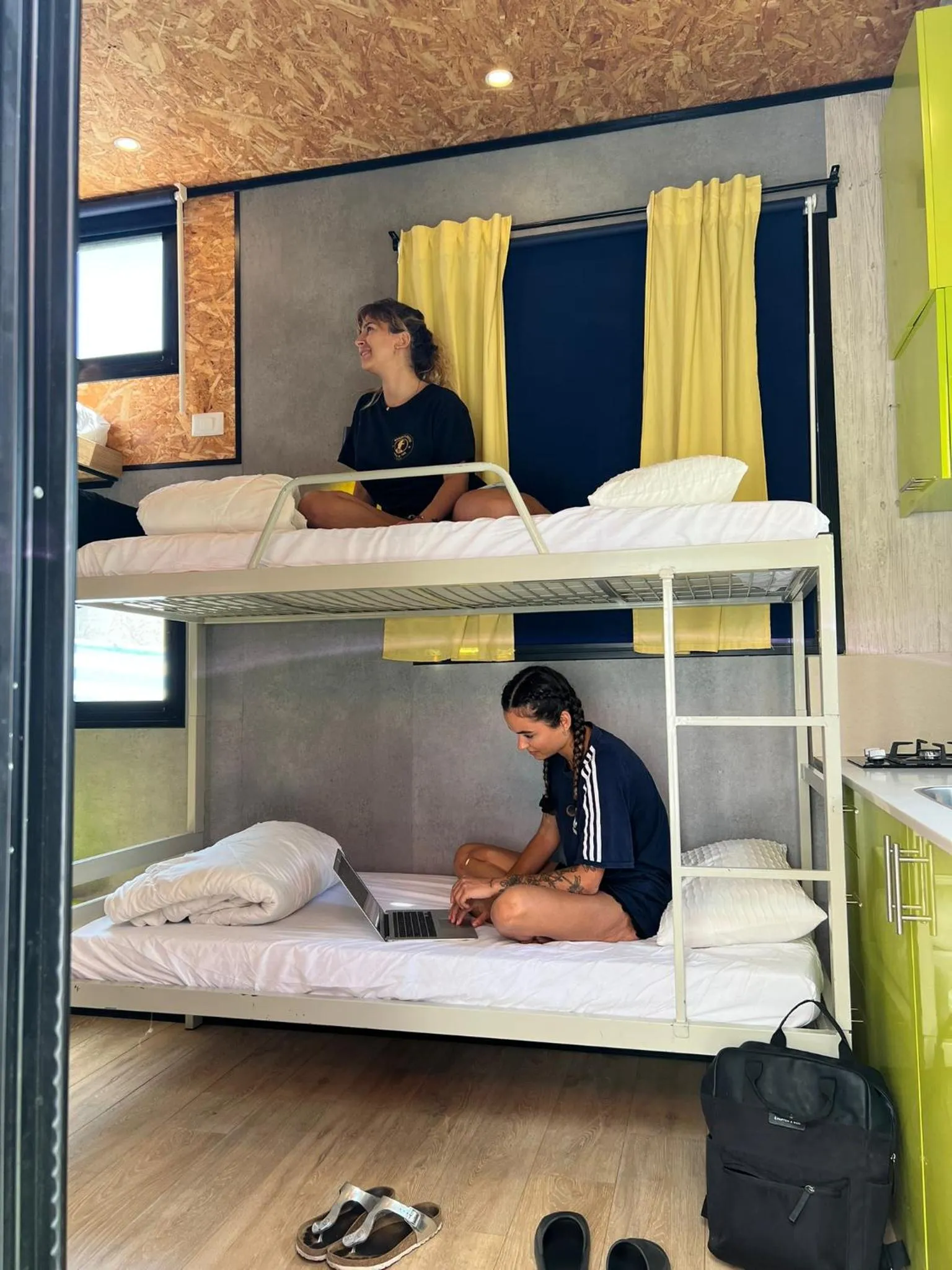 Bed in Roger's Hostel & Caravans Age 18-45