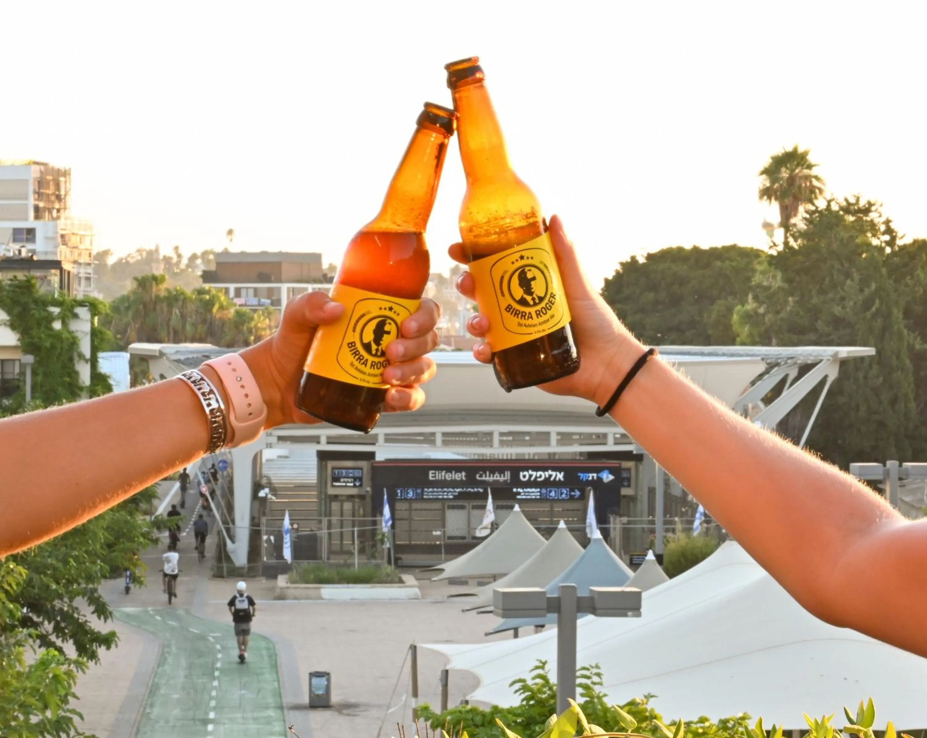 People in Roger's Hostel & Caravans Age 18-45