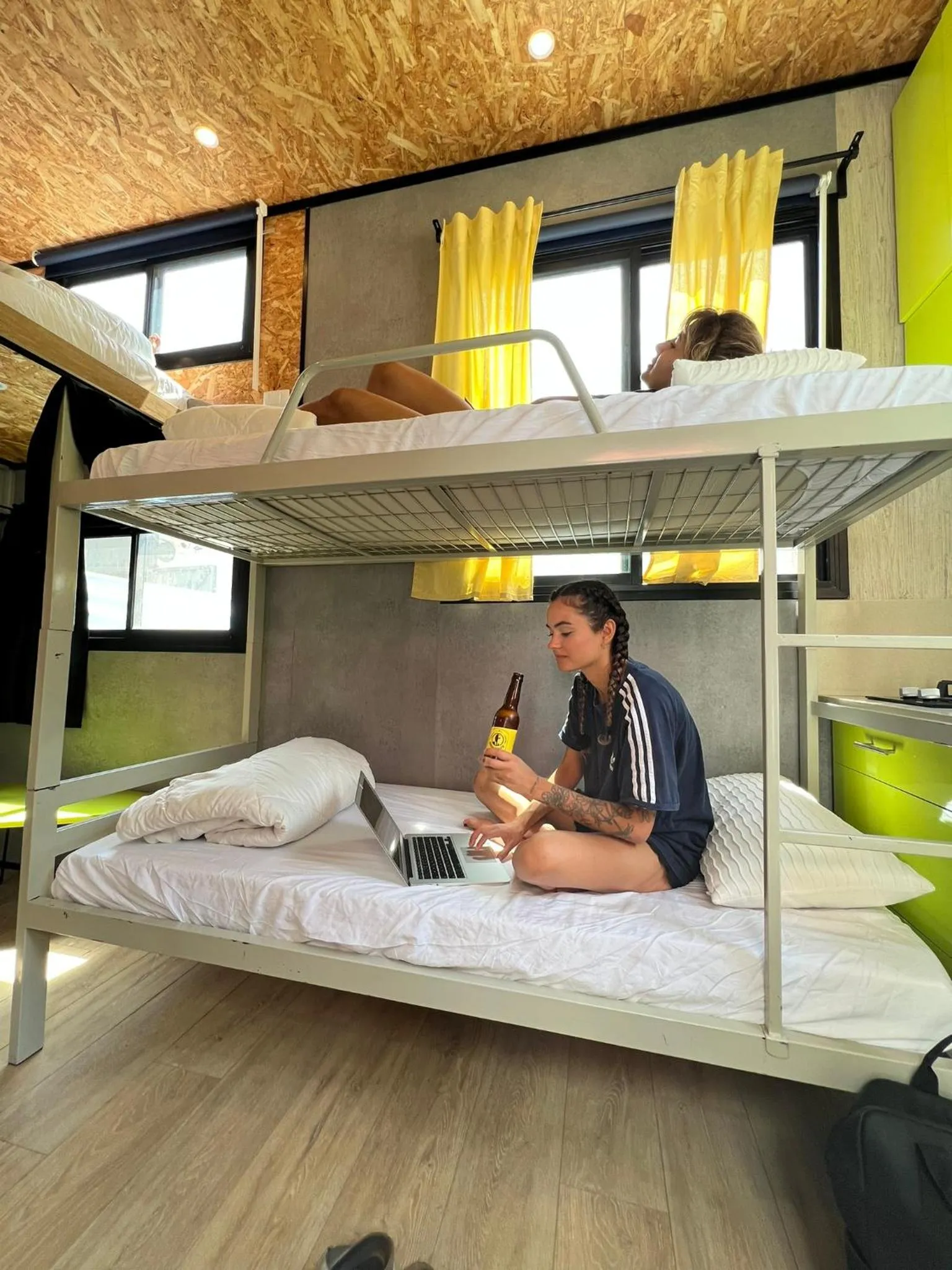 Bed in Roger's Hostel & Caravans Age 18-45