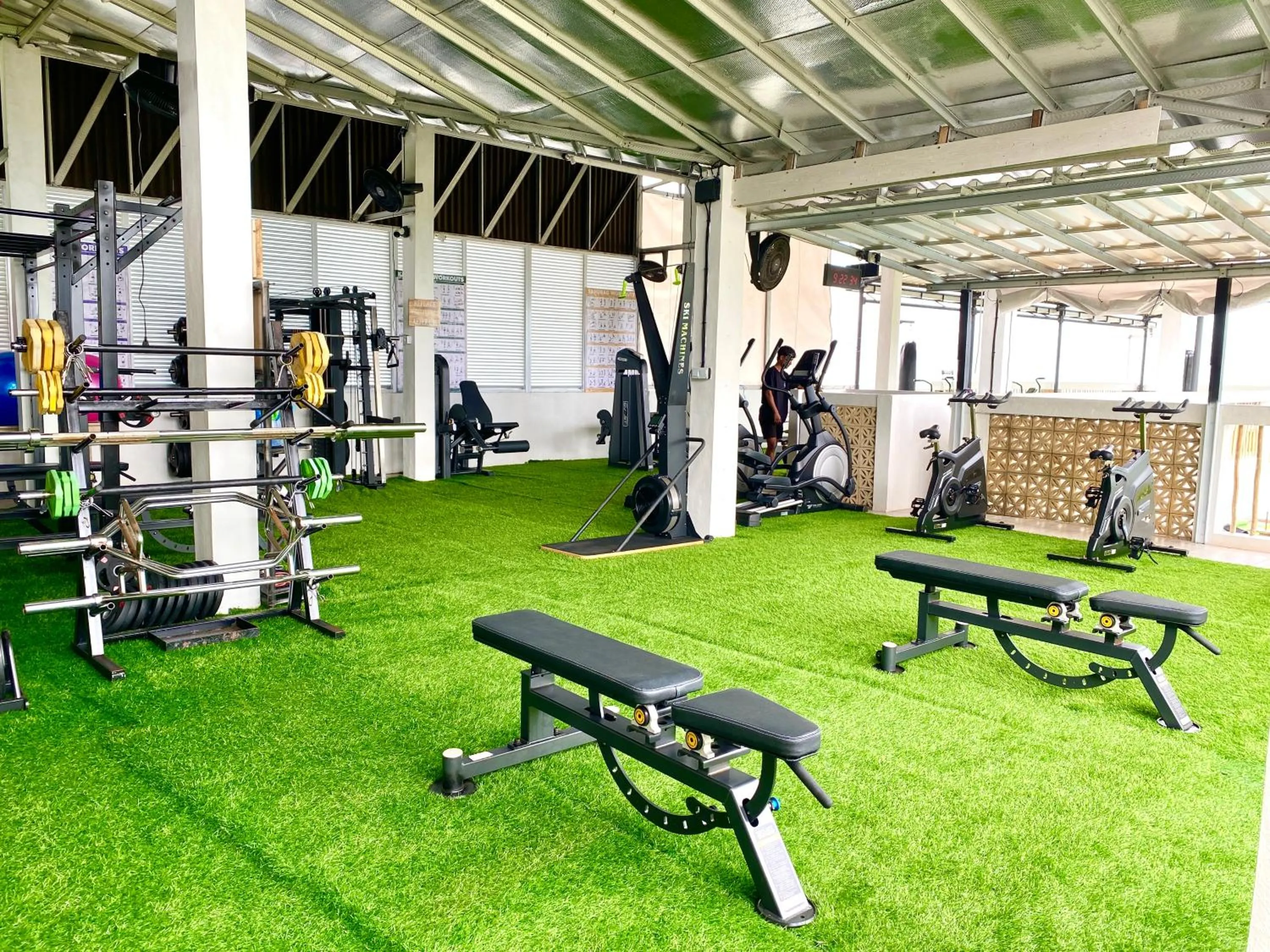 3 Monkeys Lembongan Studio apartments gym recovery centre