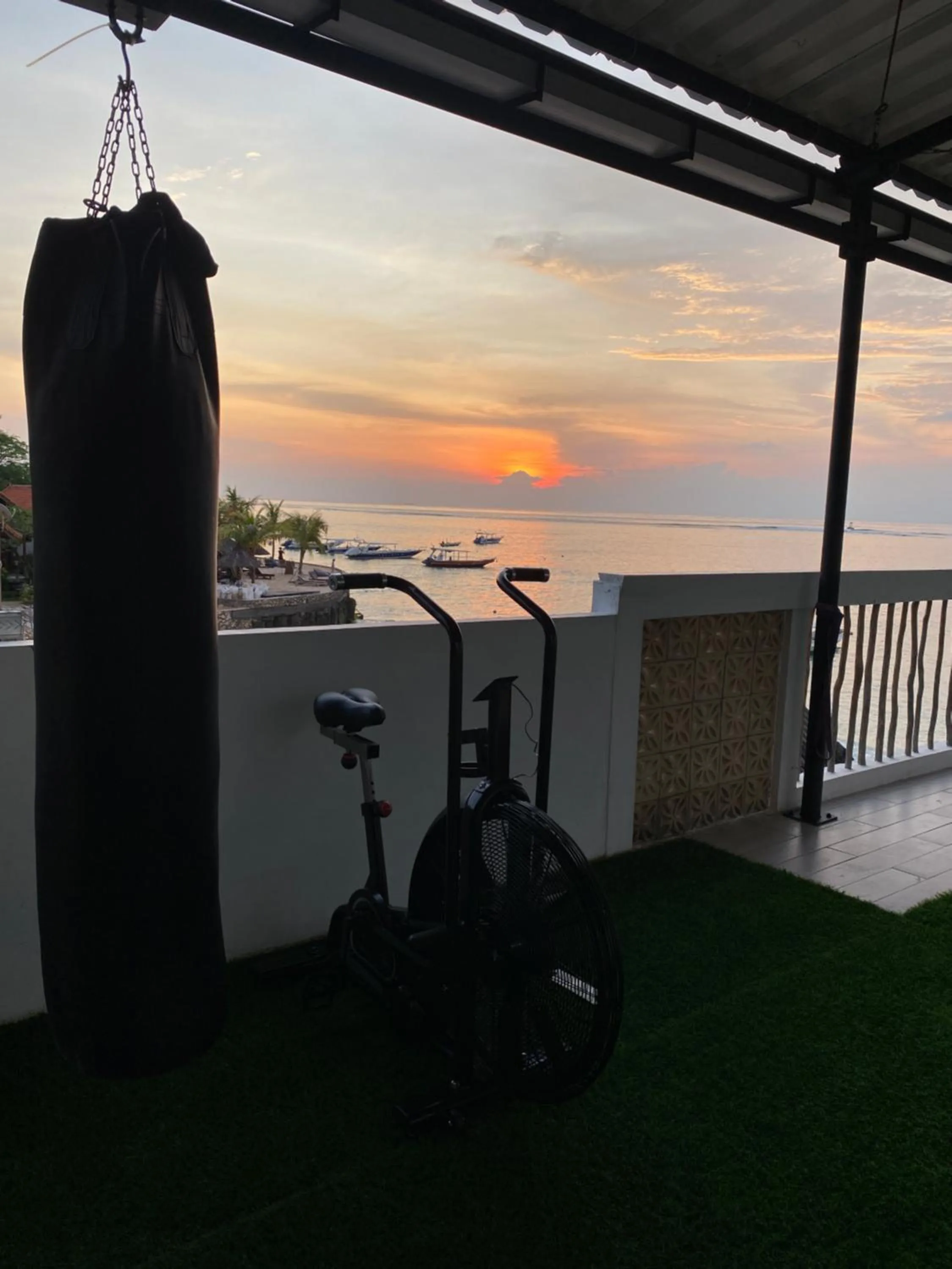 Fitness centre/facilities in 3 Monkeys Lembongan Studio apartments gym recovery centre