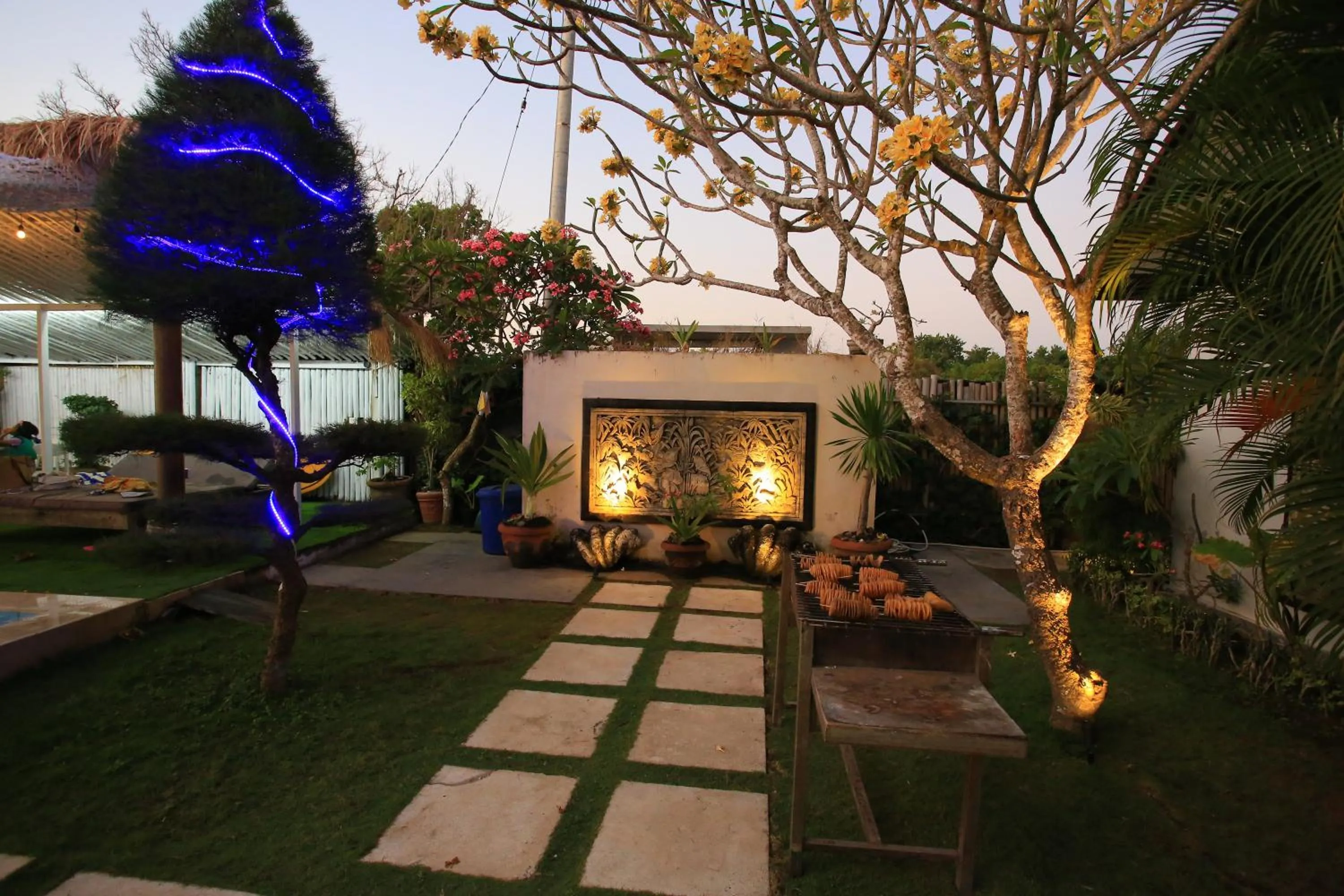 3 Monkeys Lembongan Studio apartments gym recovery centre