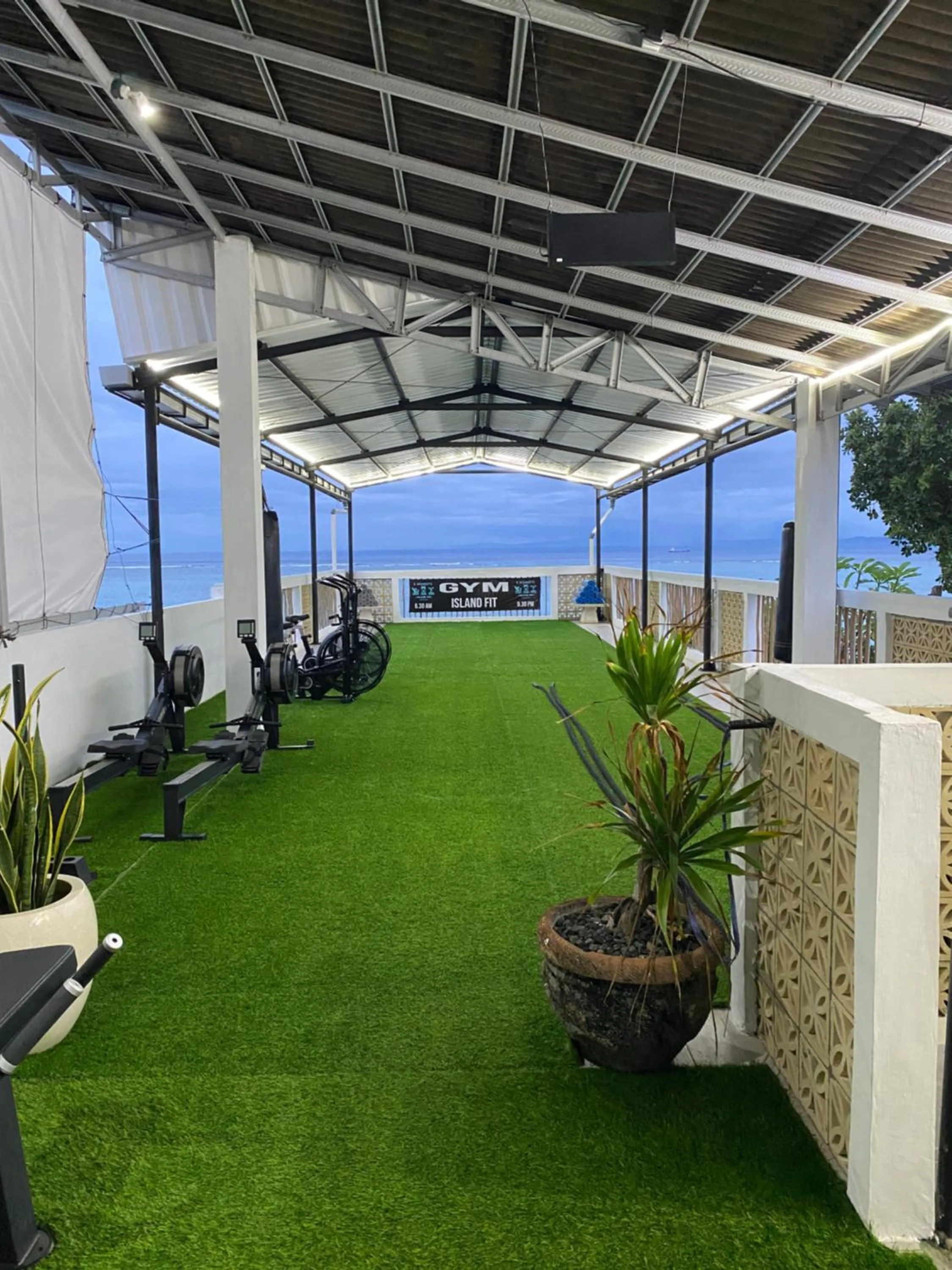 Fitness centre/facilities in 3 Monkeys Lembongan Studio apartments gym recovery centre