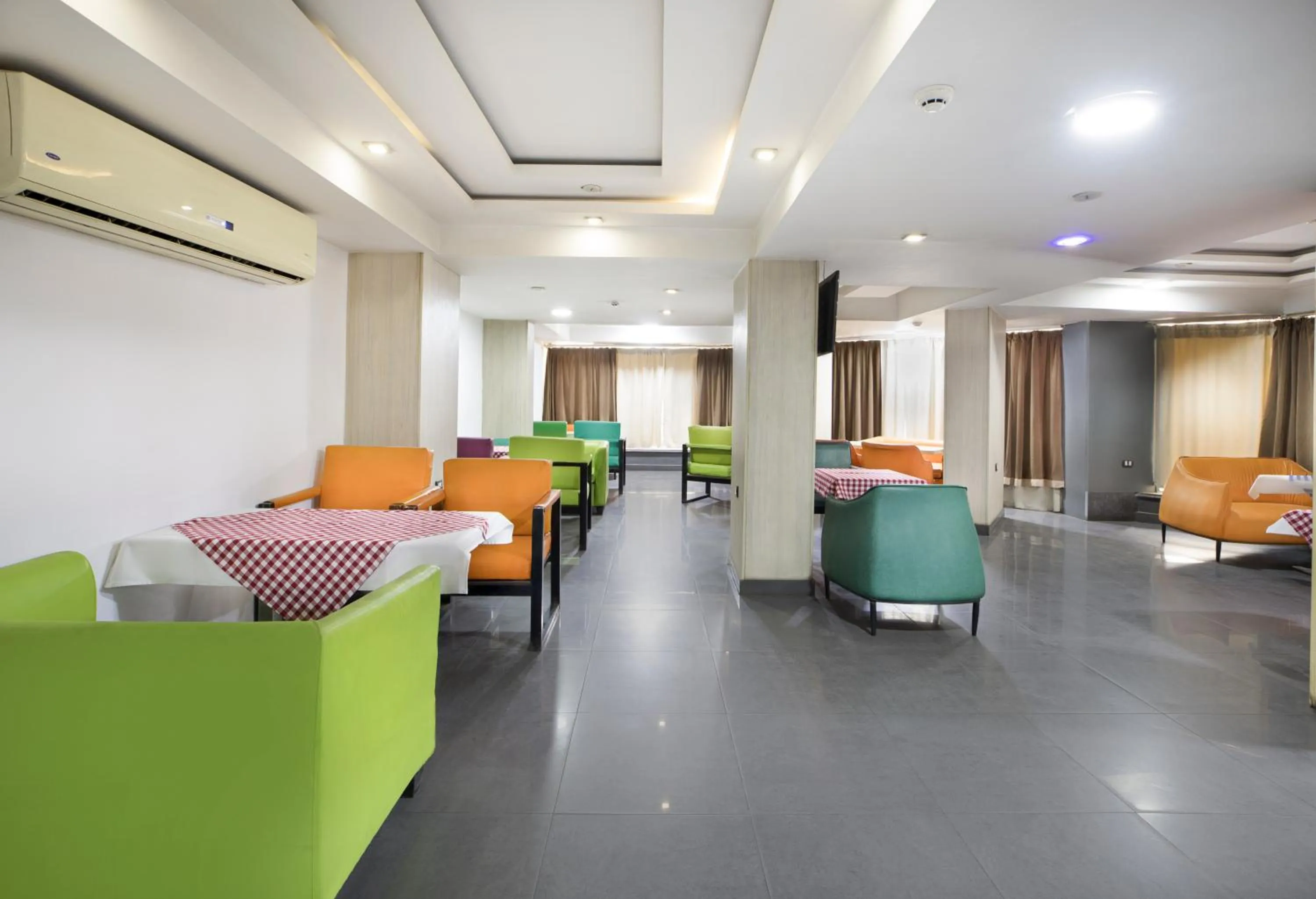 Restaurant/places to eat in Kanzy Hotel Cairo