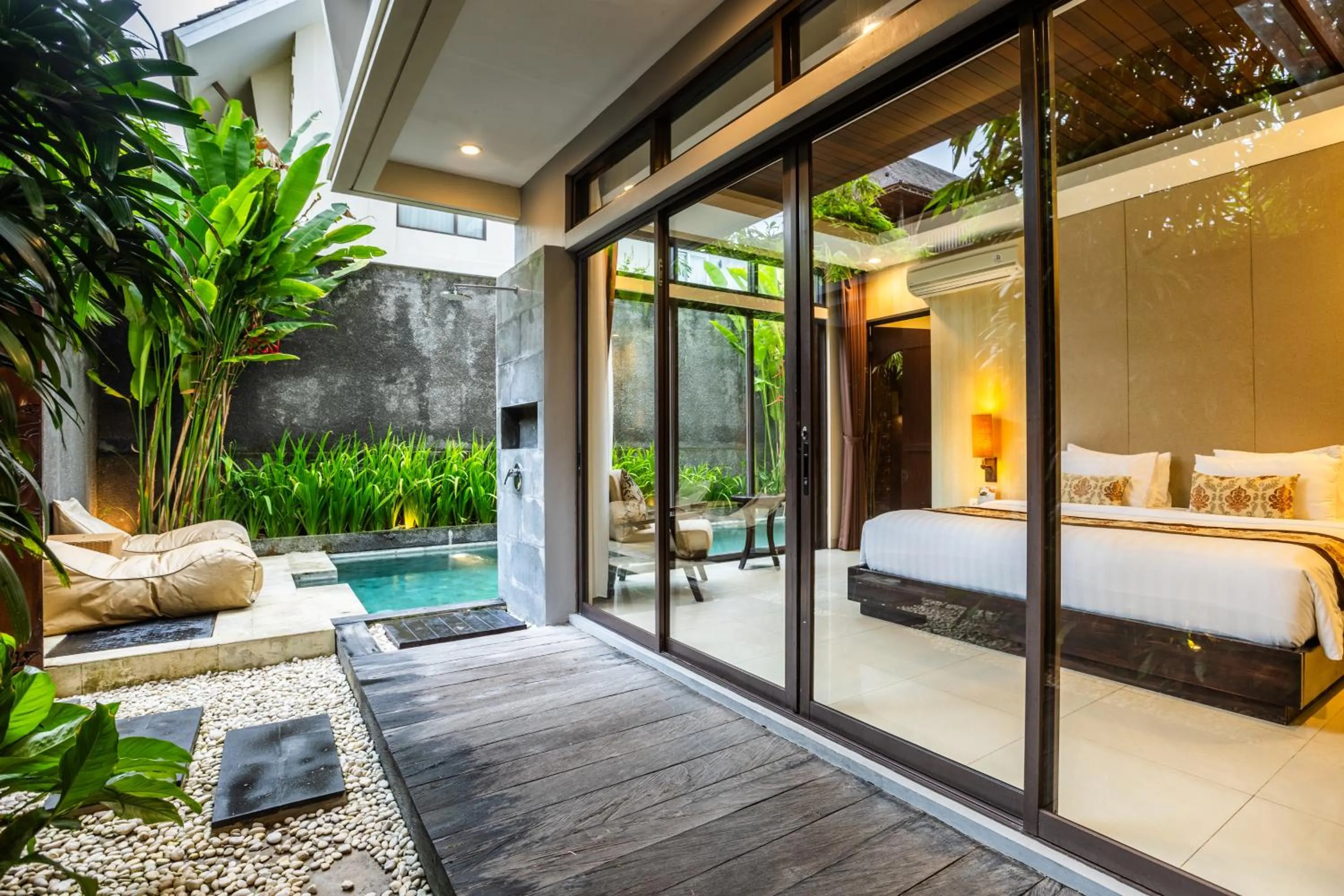 Garden, Bed in La Paradis Villa