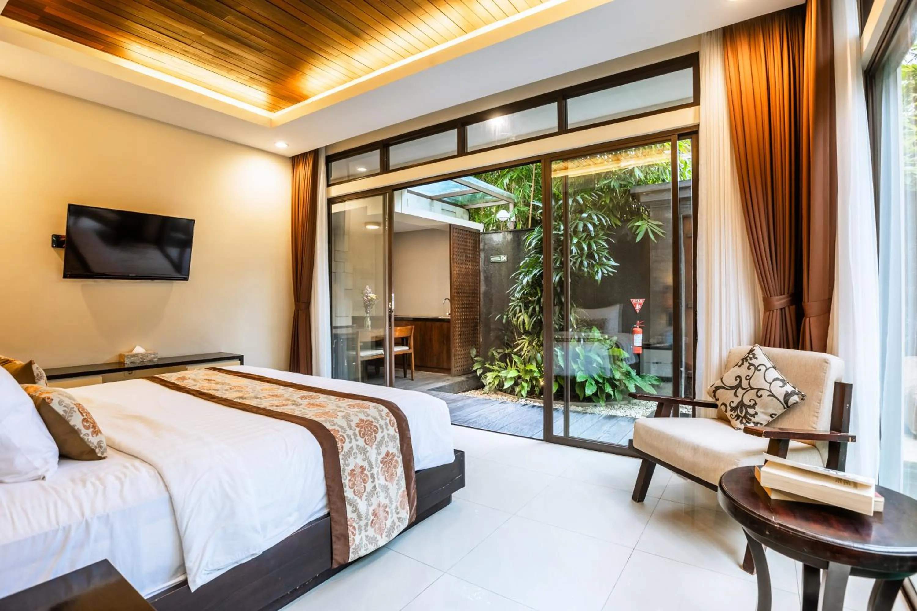 Bed in La Paradis Villa