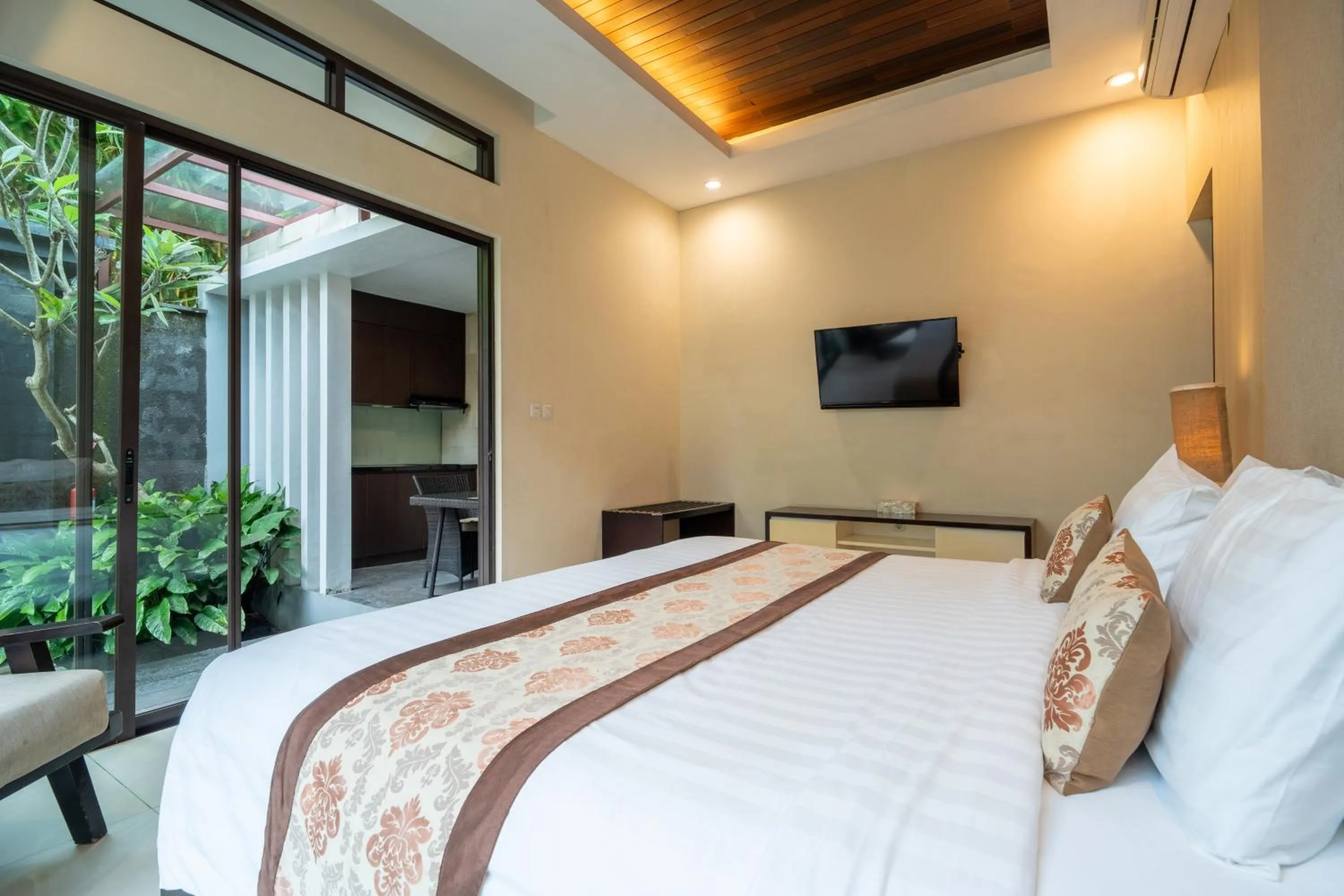 Bedroom, Bed in La Paradis Villa