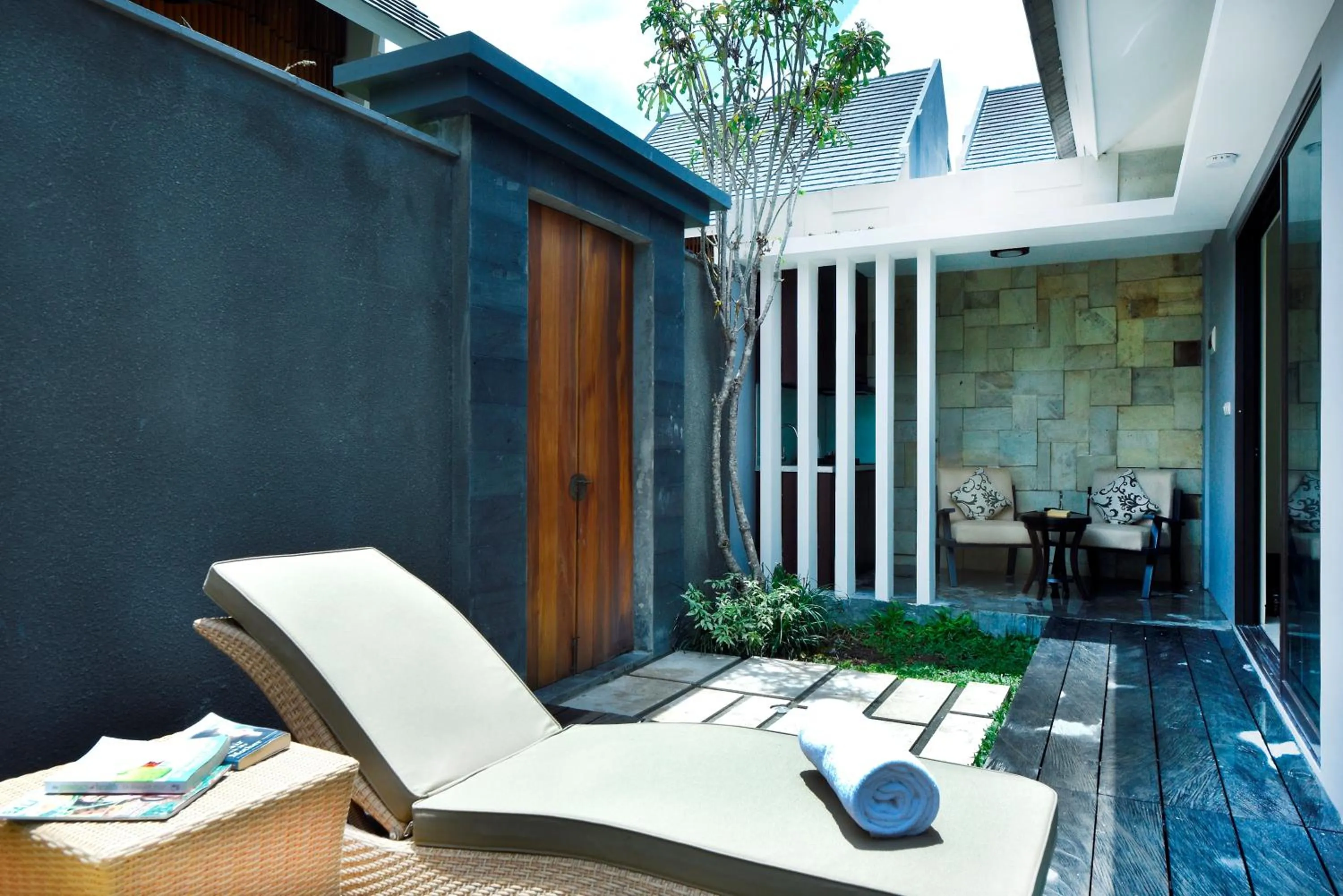 Patio in La Paradis Villa