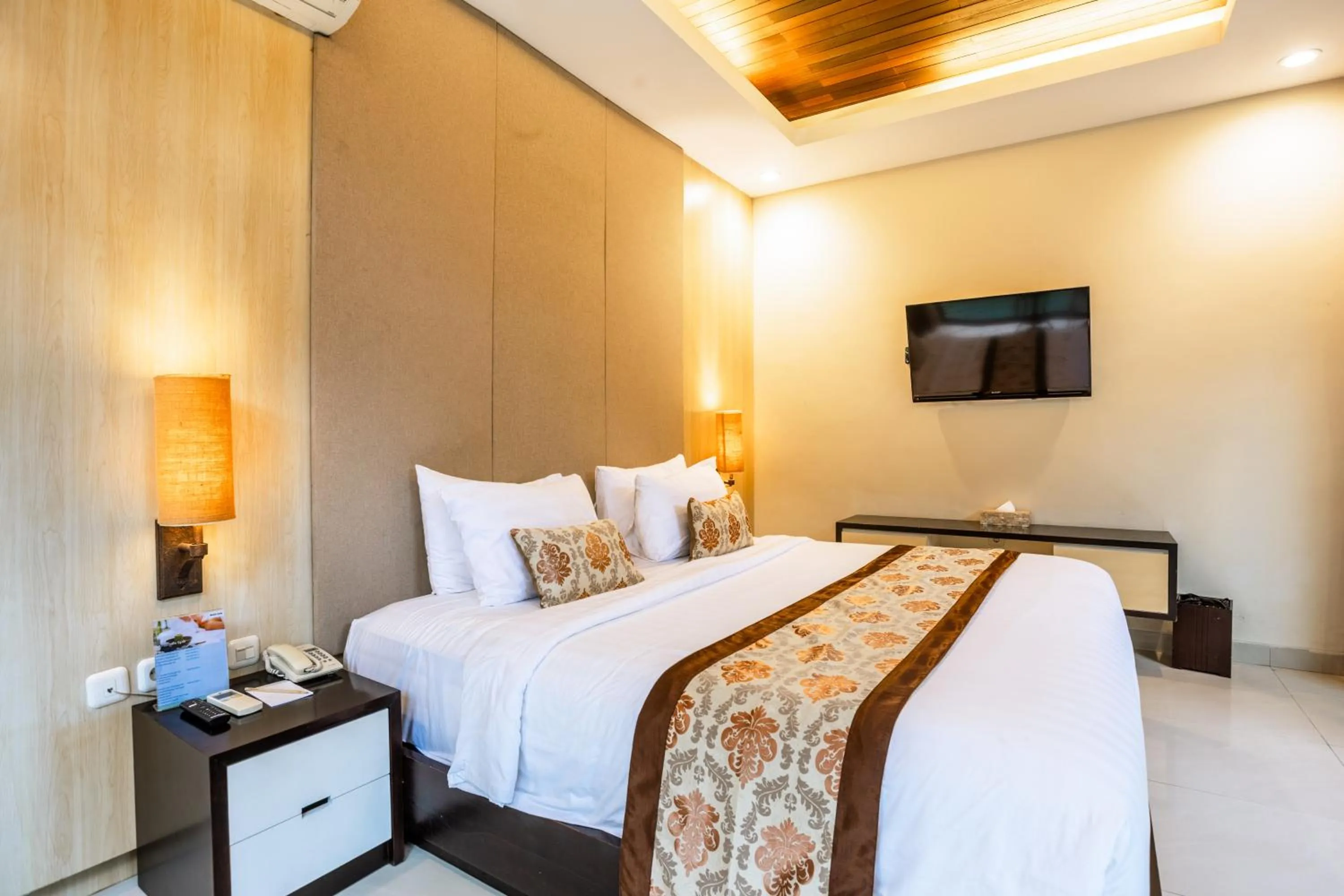 Bed in La Paradis Villa