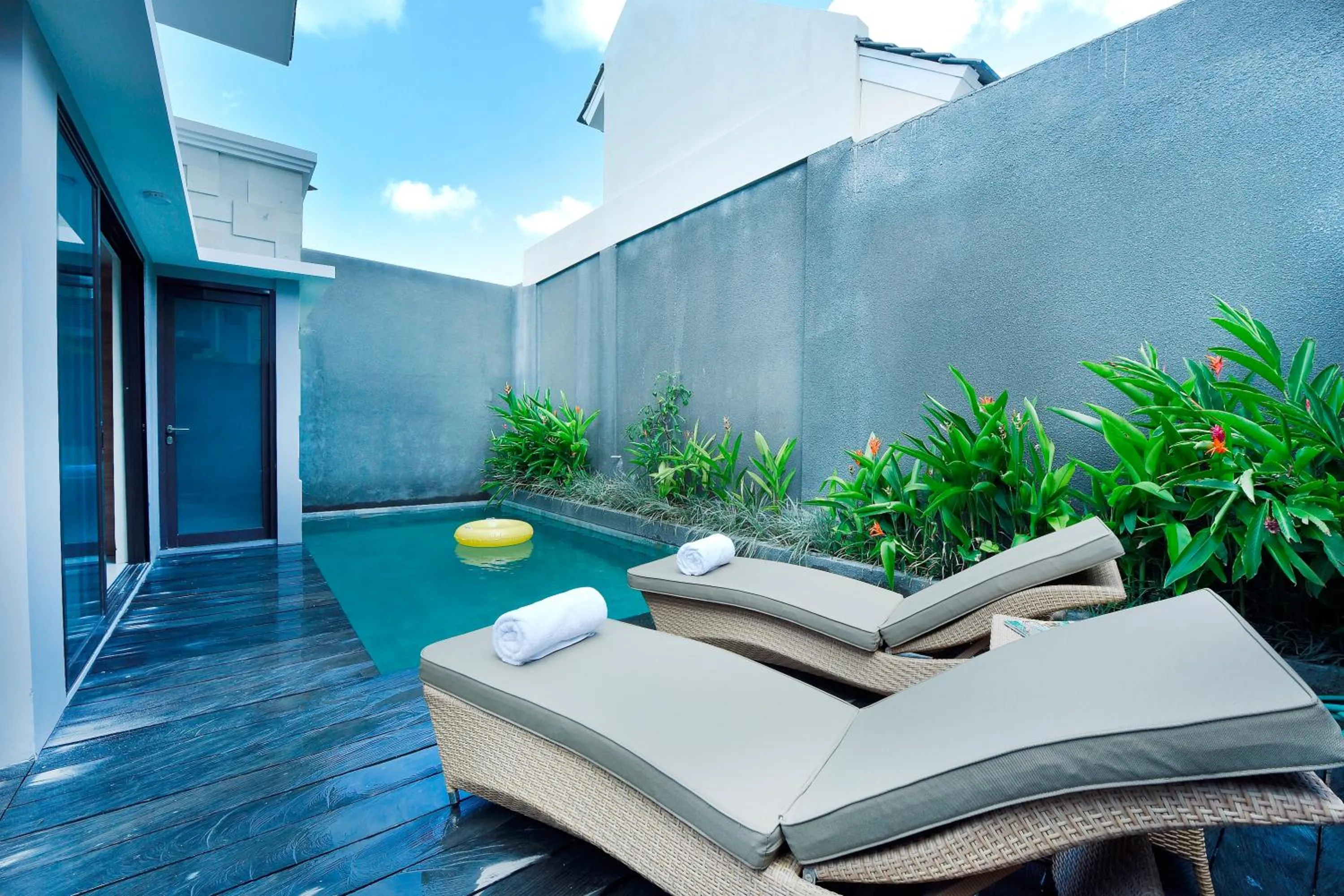 Patio in La Paradis Villa