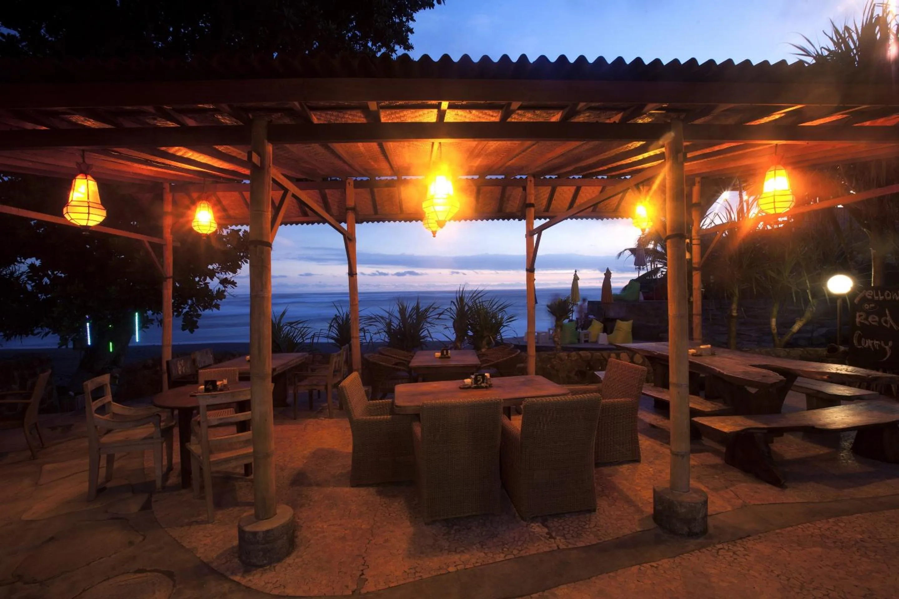 Restaurant/places to eat in Pondok Pitaya Balian Hotel