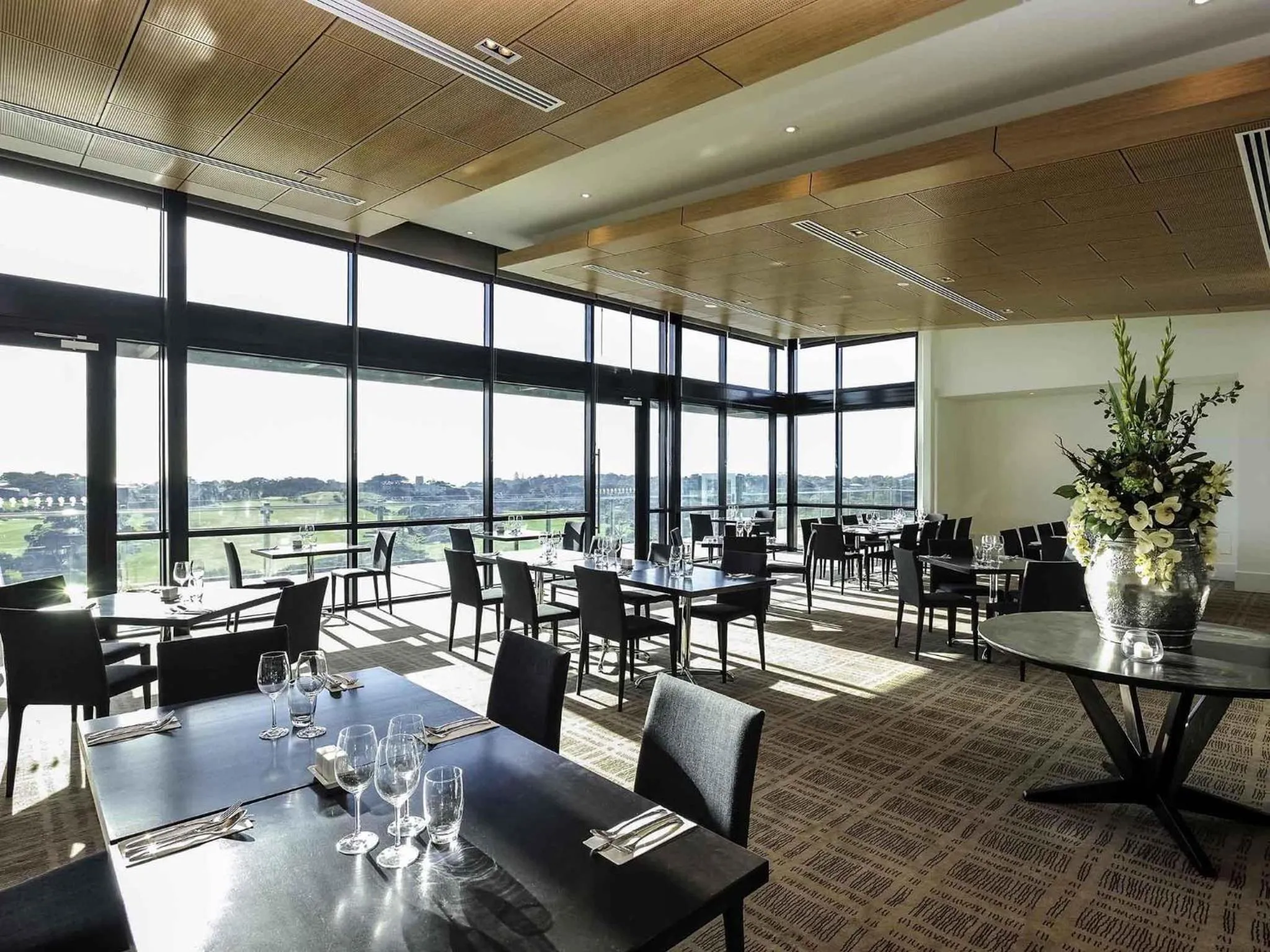 Restaurant/places to eat in Mercure Portsea & Portsea Golf Club
