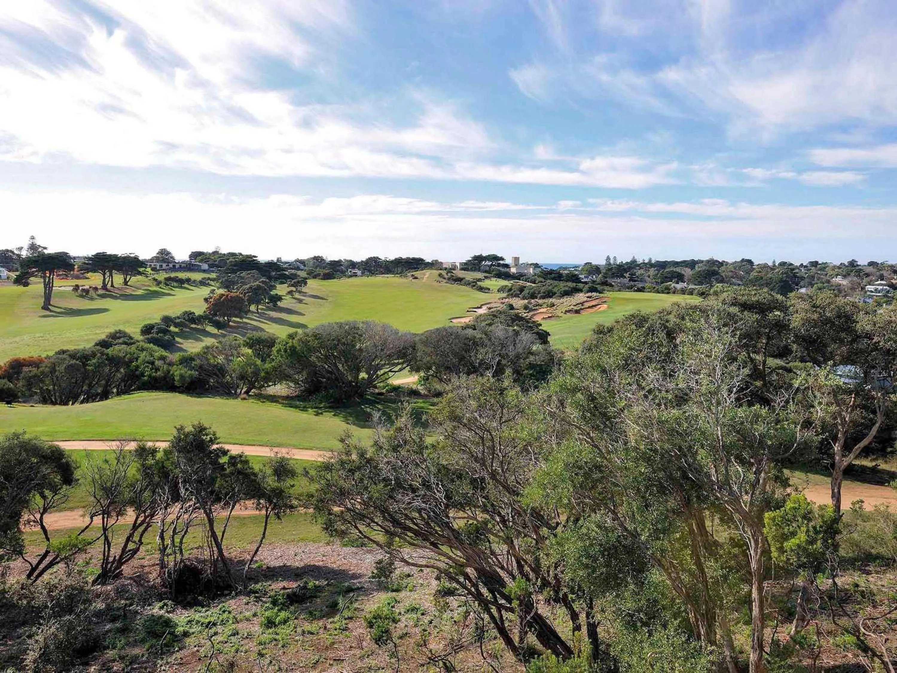 Property building in Mercure Portsea & Portsea Golf Club