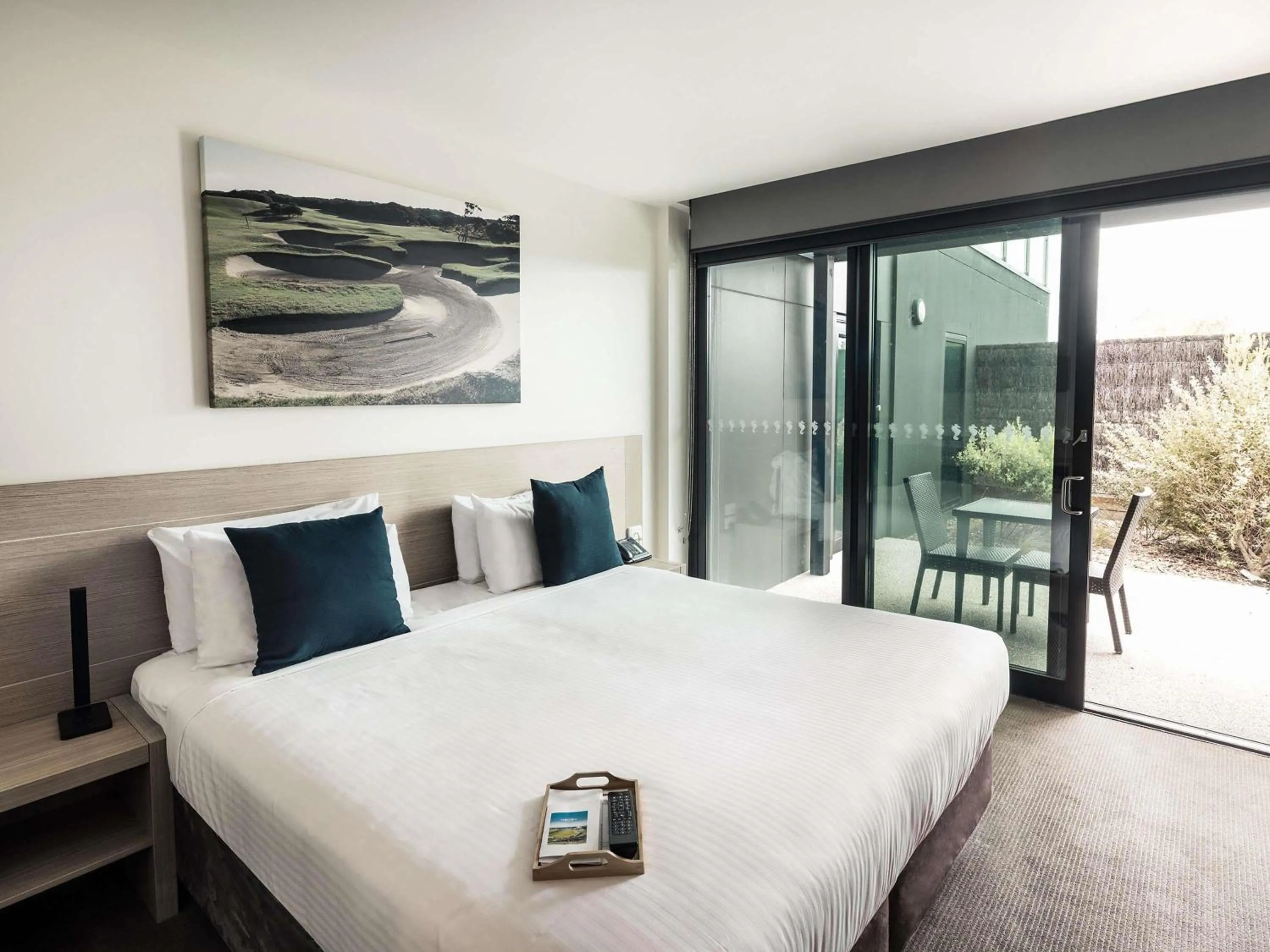 Bedroom, Bed in Mercure Portsea & Portsea Golf Club