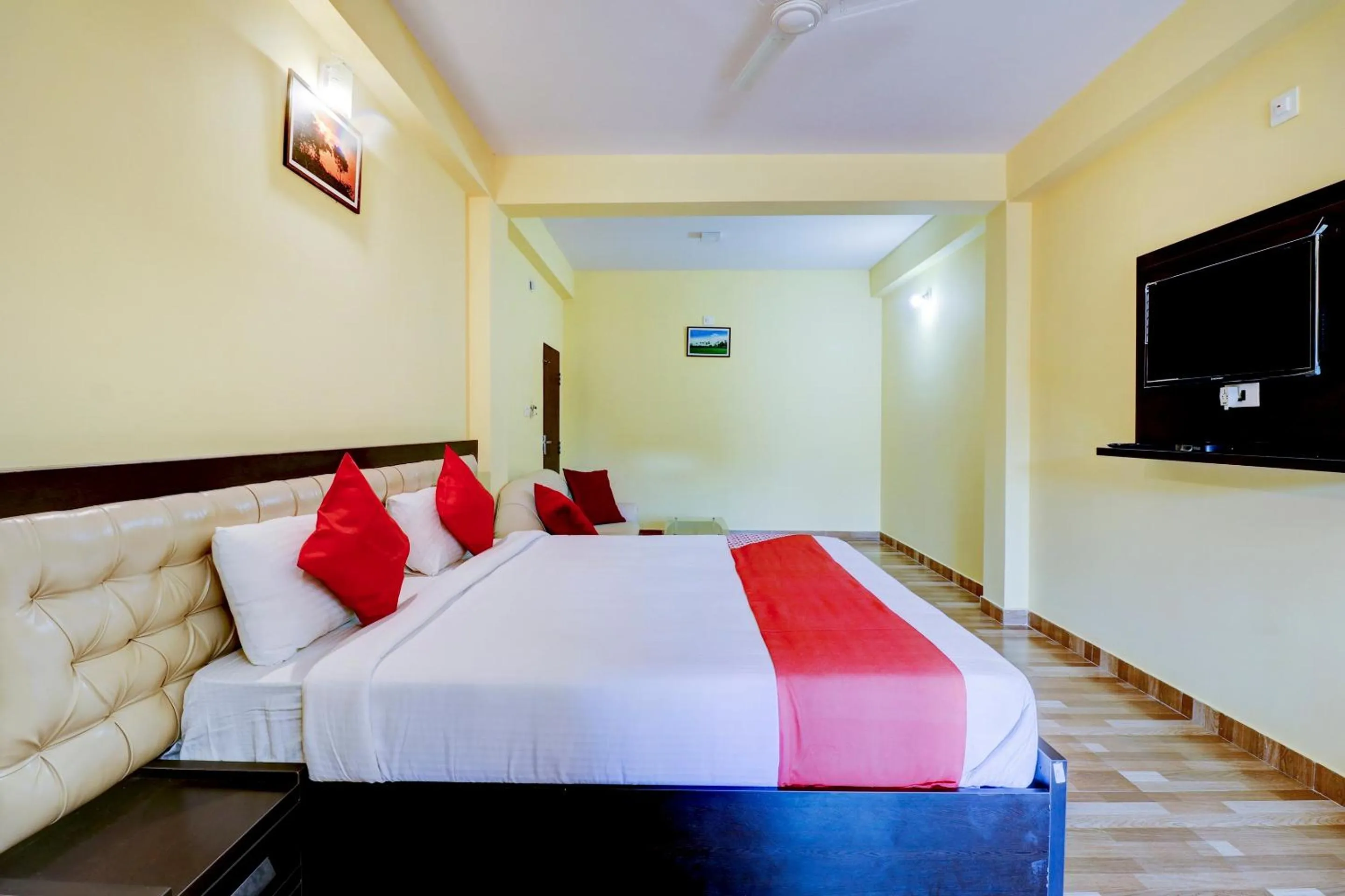 TV and multimedia, Bed in Gaurika Residency Boarding & Lodging - Padubidri