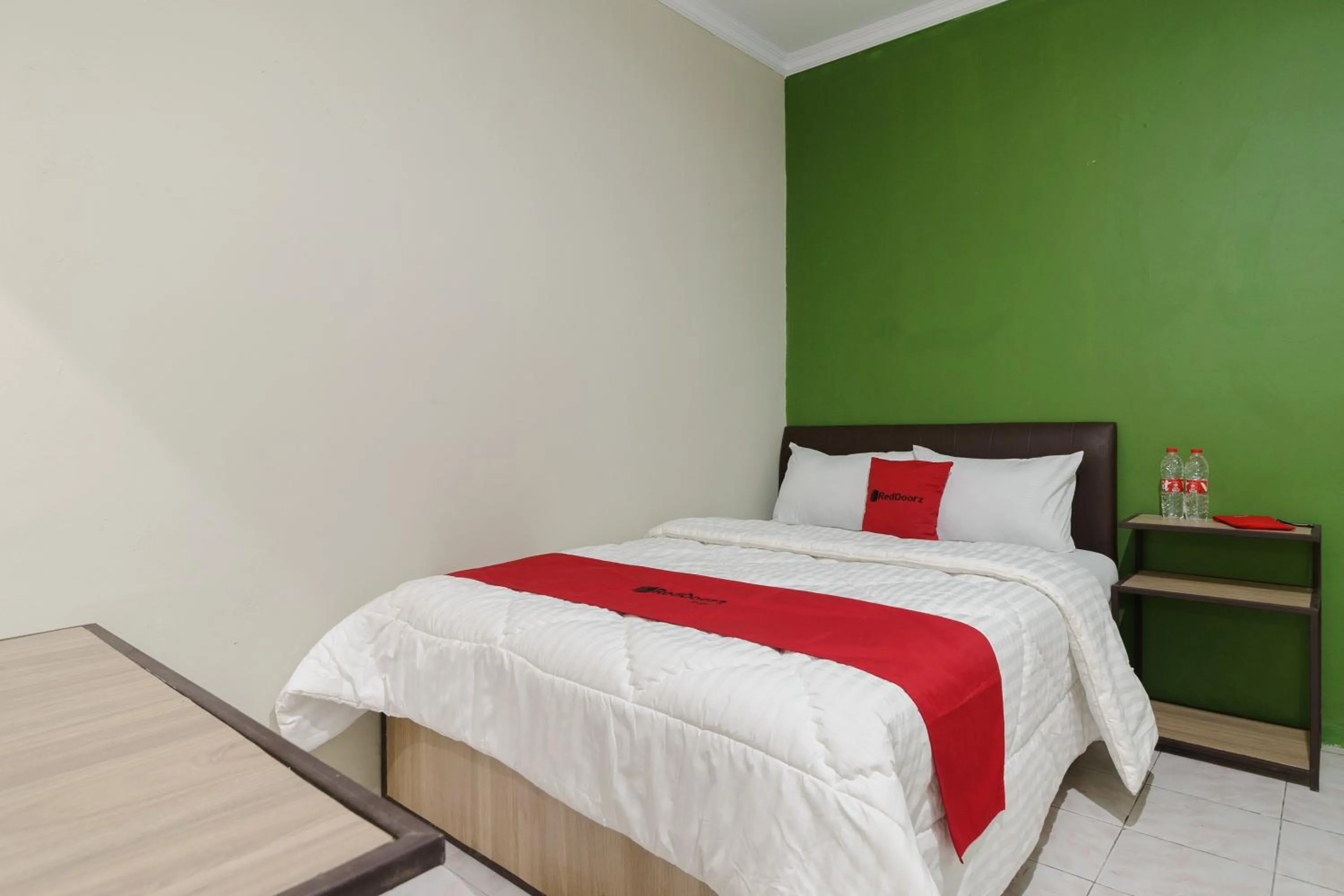 Bedroom, Bed in RedDoorz near Cikampek Mall Karawang