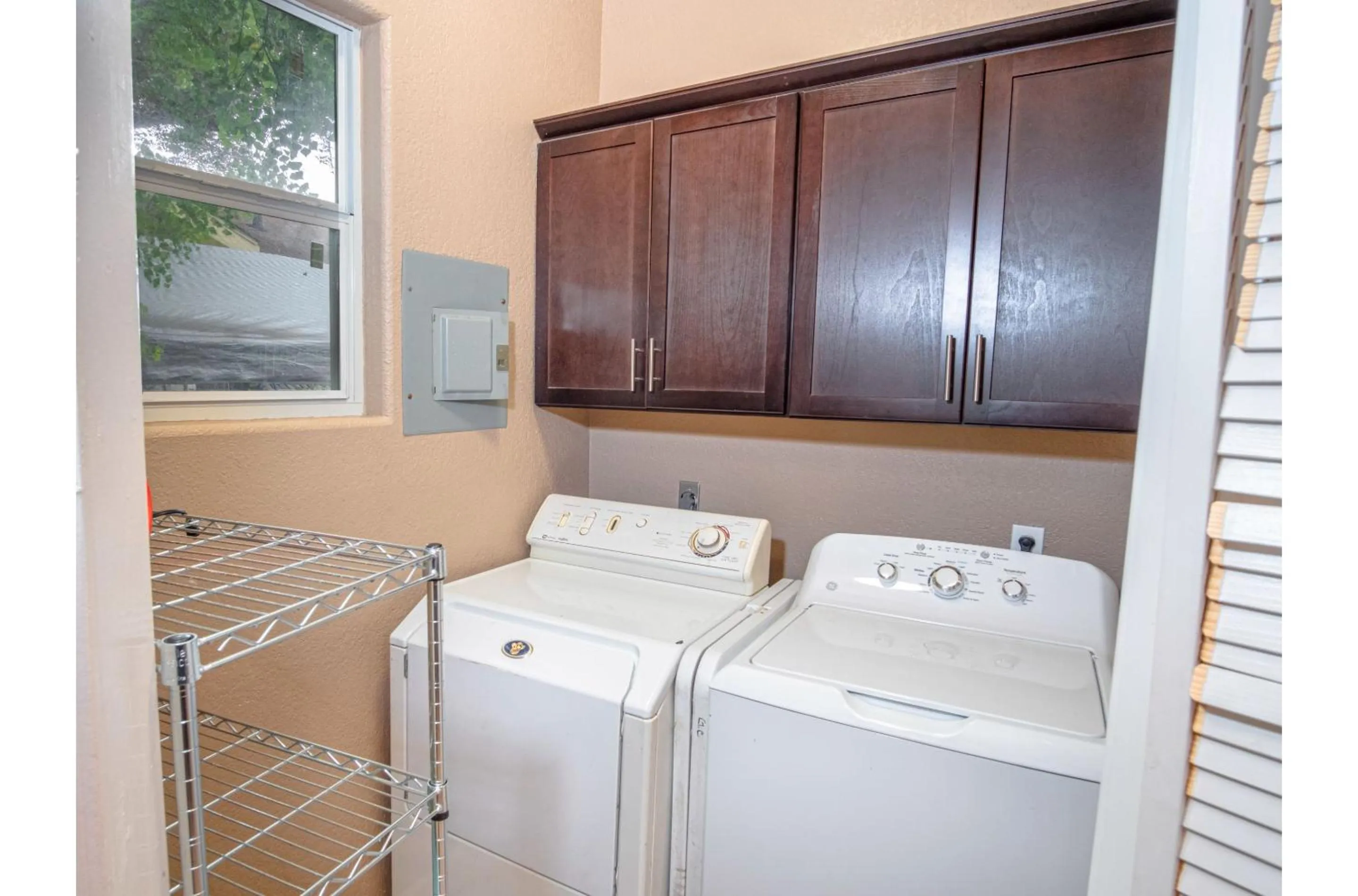 washing machine in Florida St Nice Remodeled 3BR/2BA Near Downtown