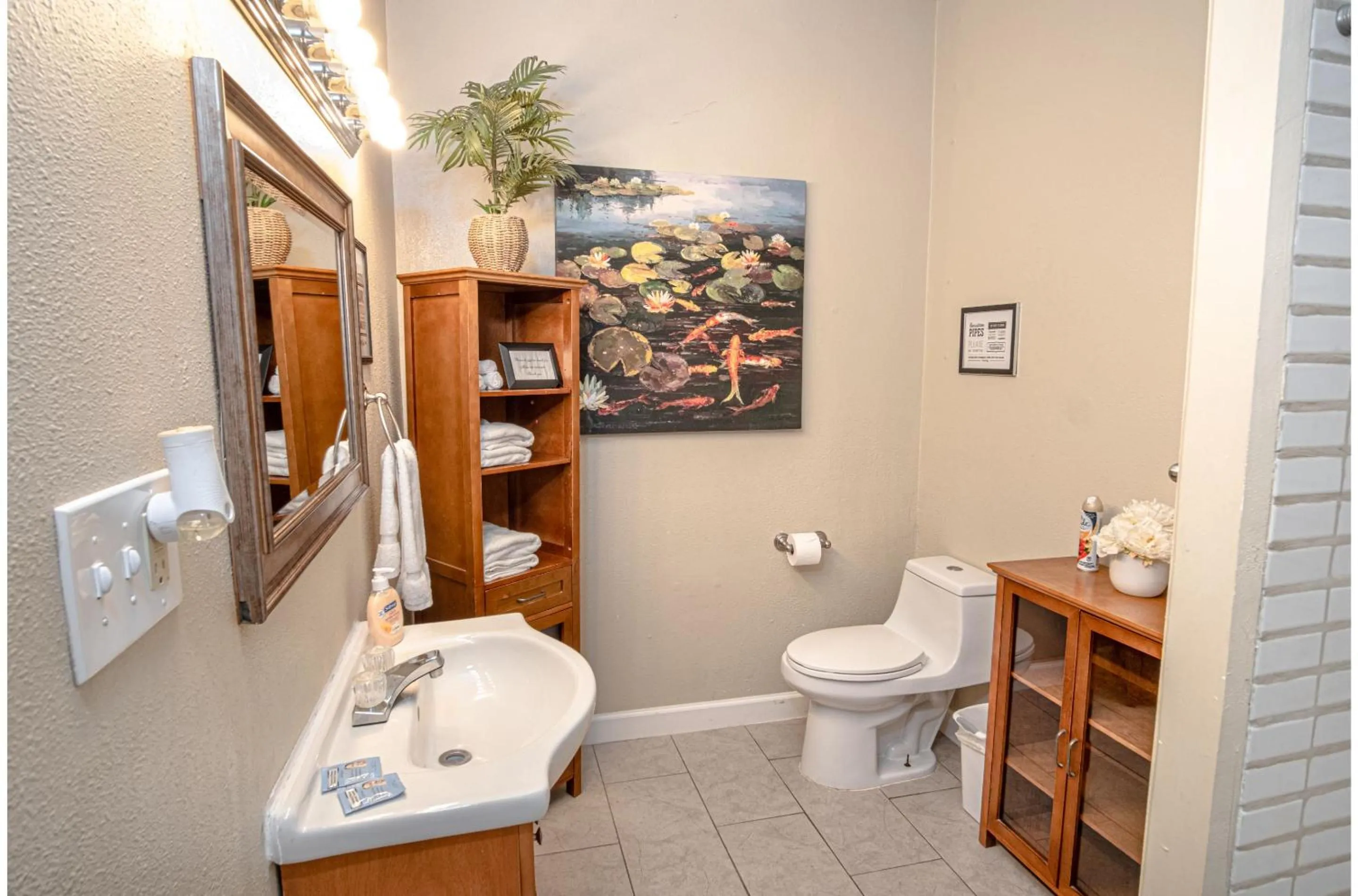 Toilet in Florida St Nice Remodeled 3BR/2BA Near Downtown