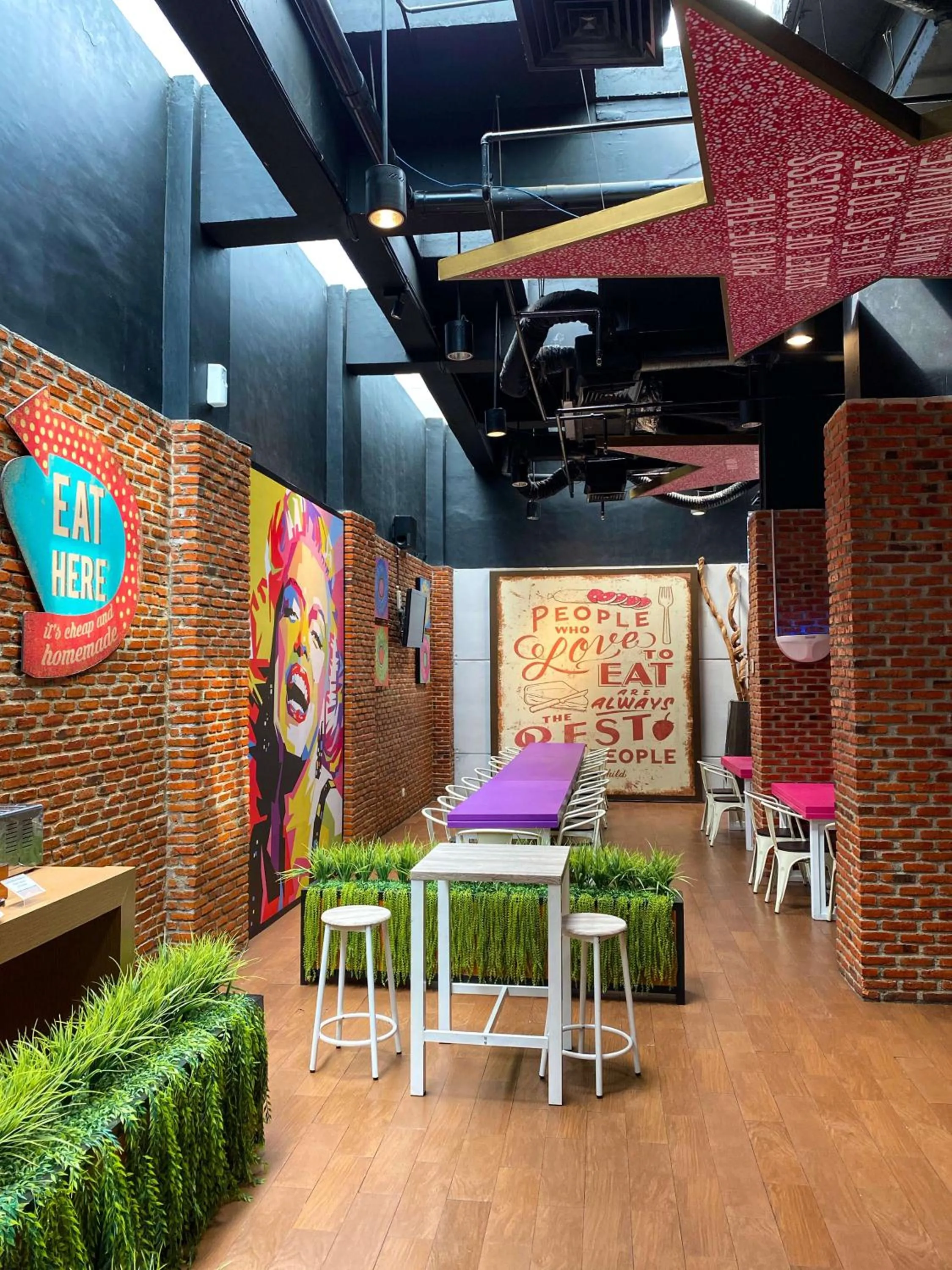 Restaurant/places to eat in Fame Hotel Gading Serpong