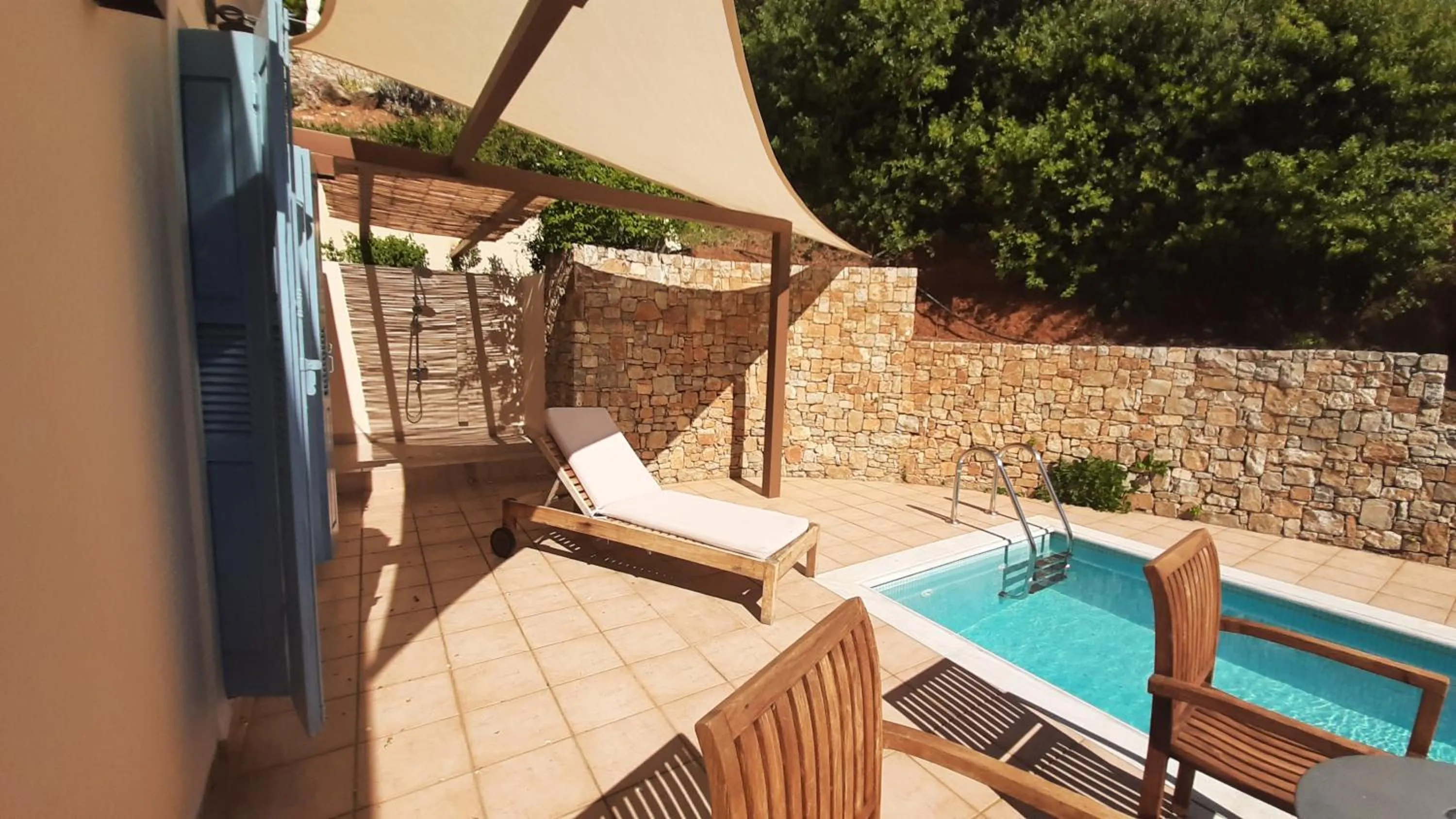 Bathroom in Alonissos Beach Bungalows And Suites Hotel