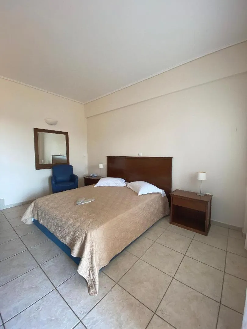 Bedroom, Bed in Alonissos Beach Bungalows And Suites Hotel