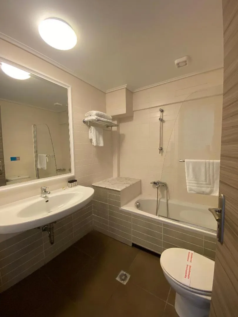 Bathroom in Alonissos Beach Bungalows And Suites Hotel
