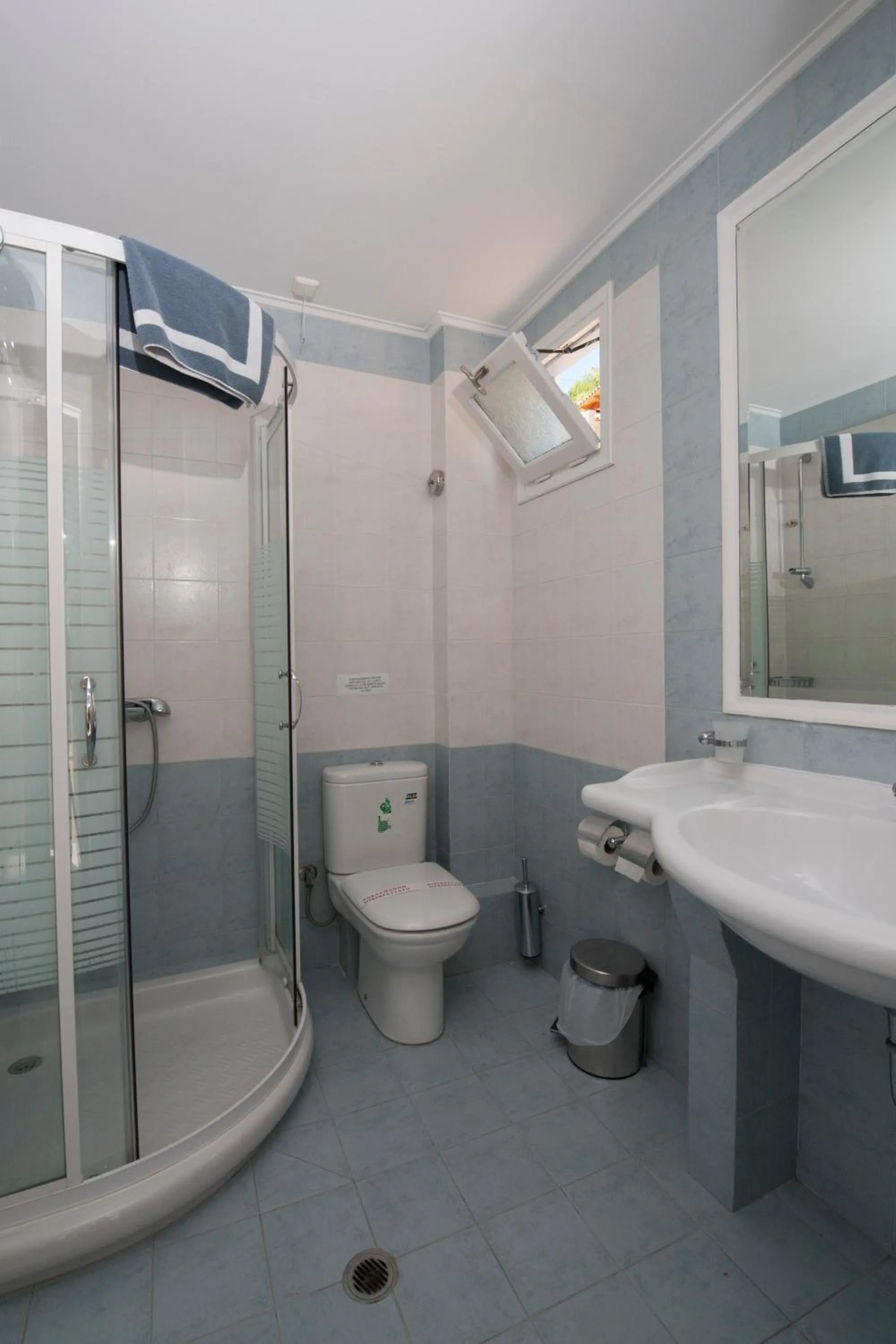 Bathroom in Alonissos Beach Bungalows And Suites Hotel