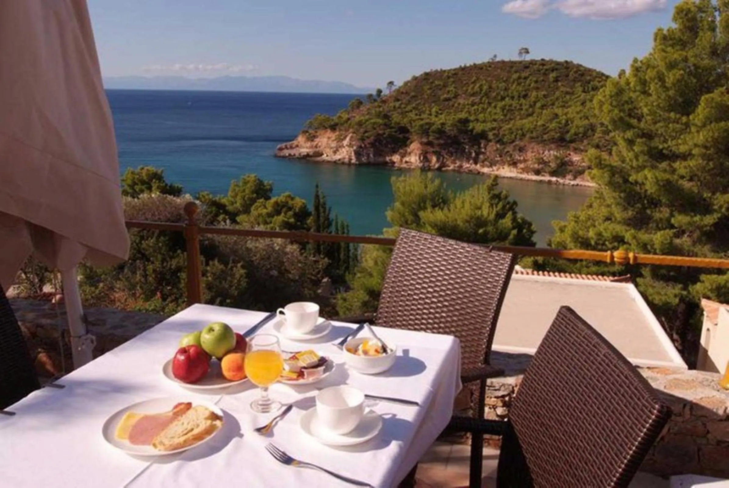 Restaurant/places to eat in Alonissos Beach Bungalows And Suites Hotel