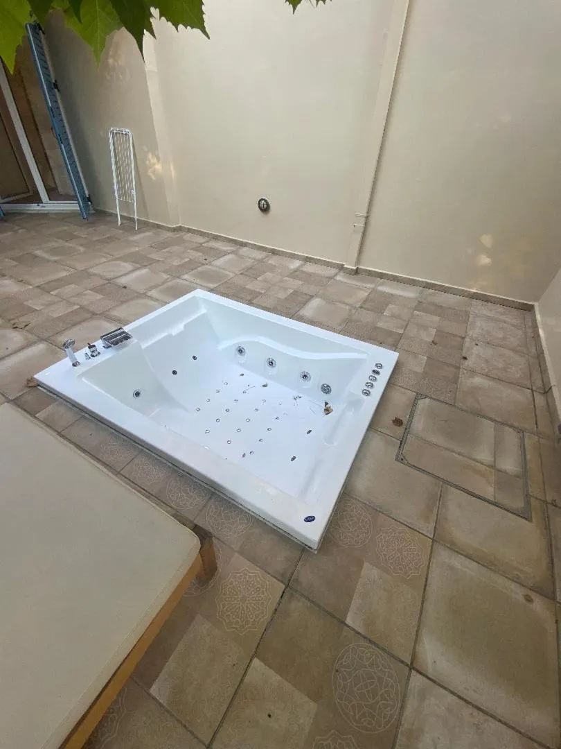 Hot Tub in Alonissos Beach Bungalows And Suites Hotel