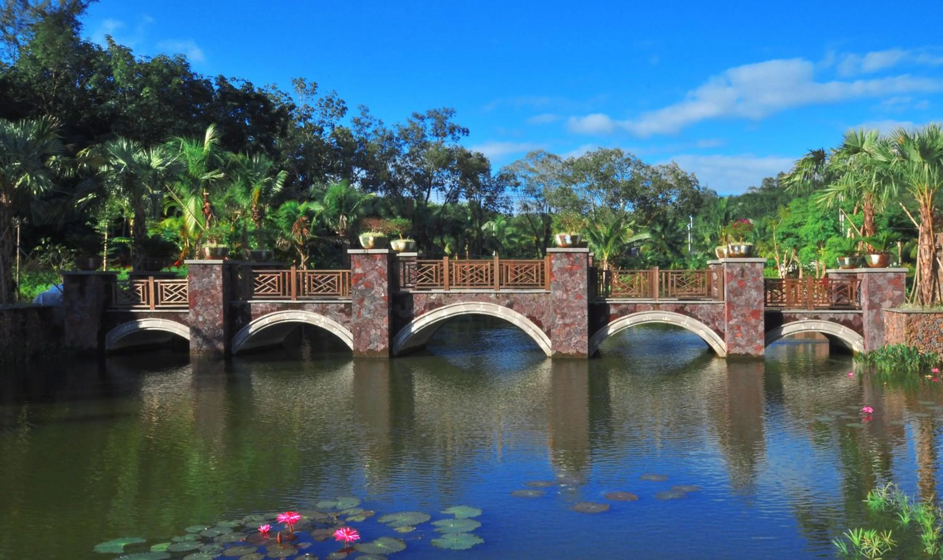 Facade/entrance in ZhongAo Hotel Shimei Bay