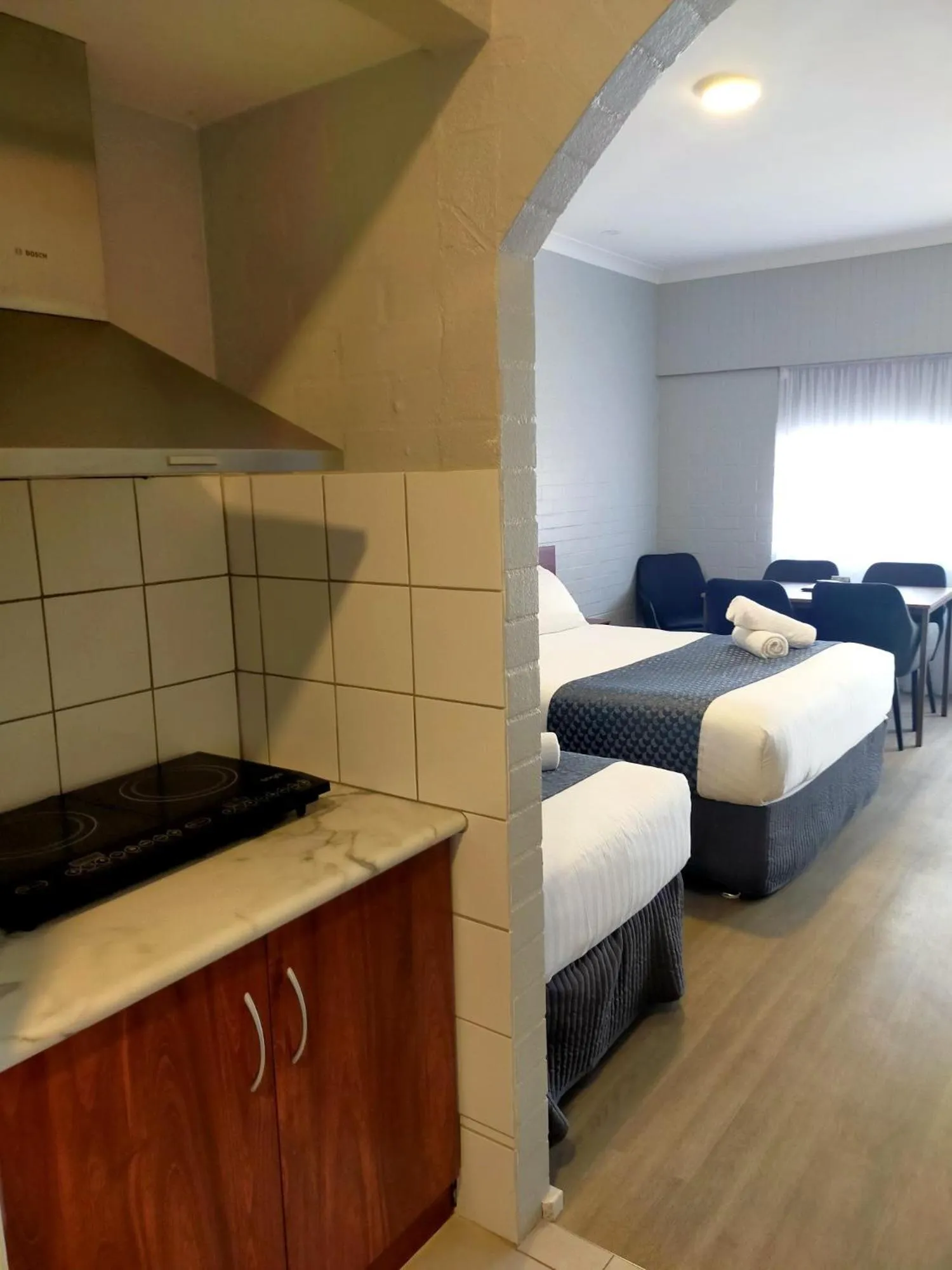 Bedroom, Bed in Bayview Motel