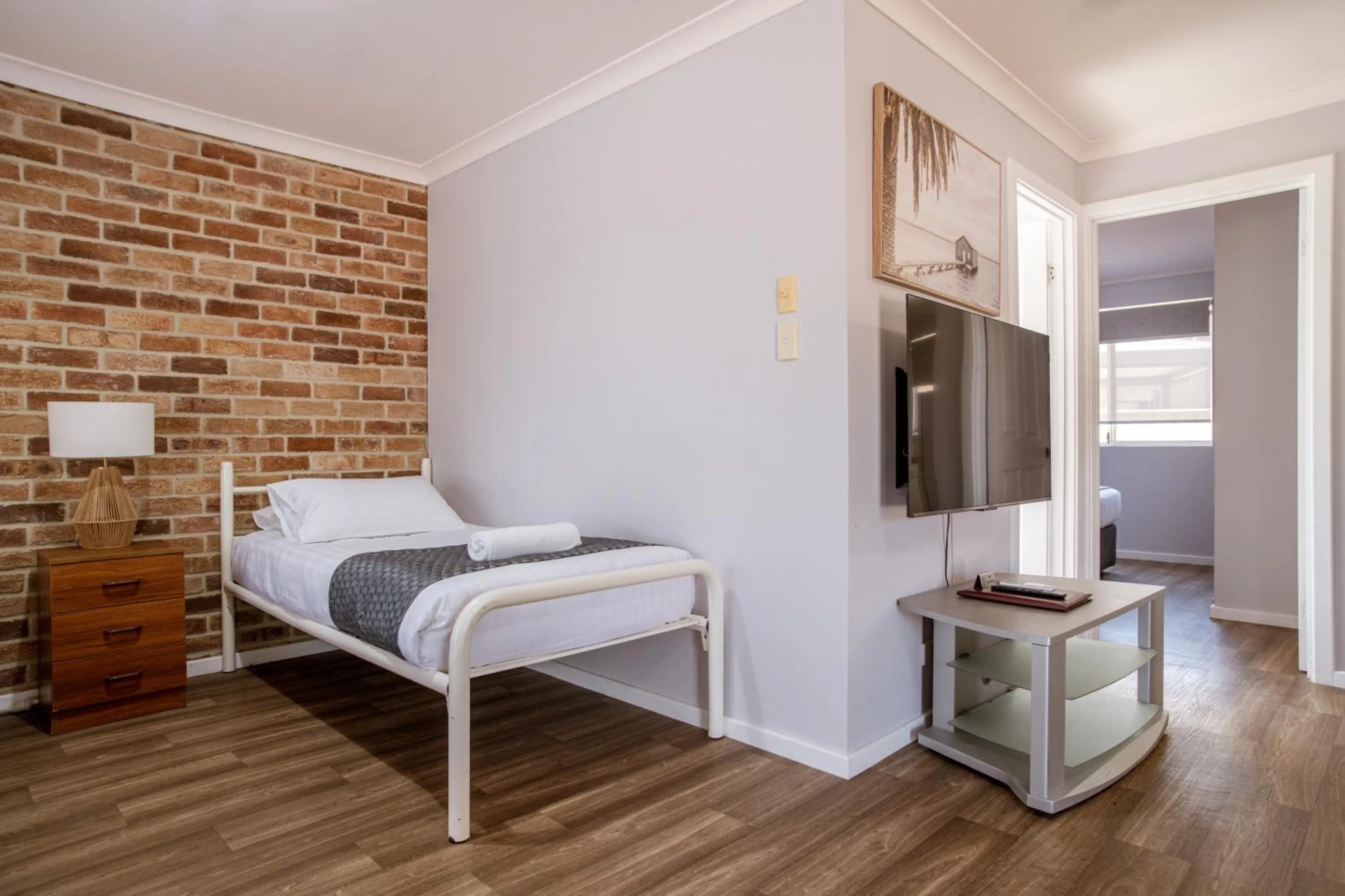 Bed in Bayview Motel