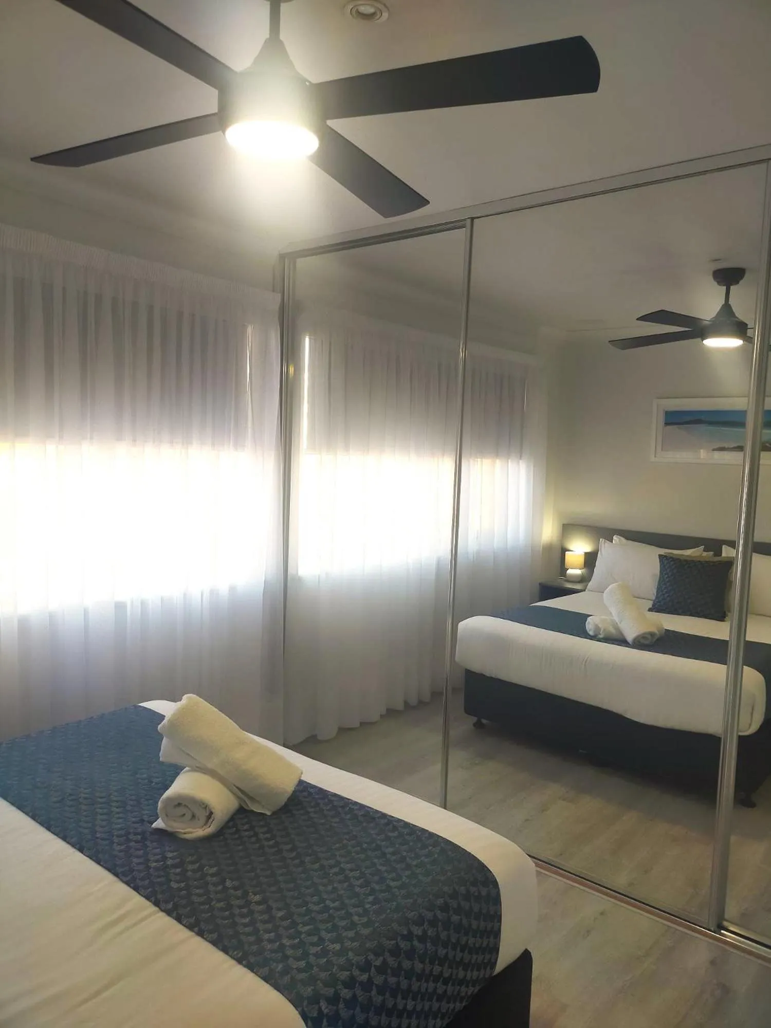 Bed in Bayview Motel