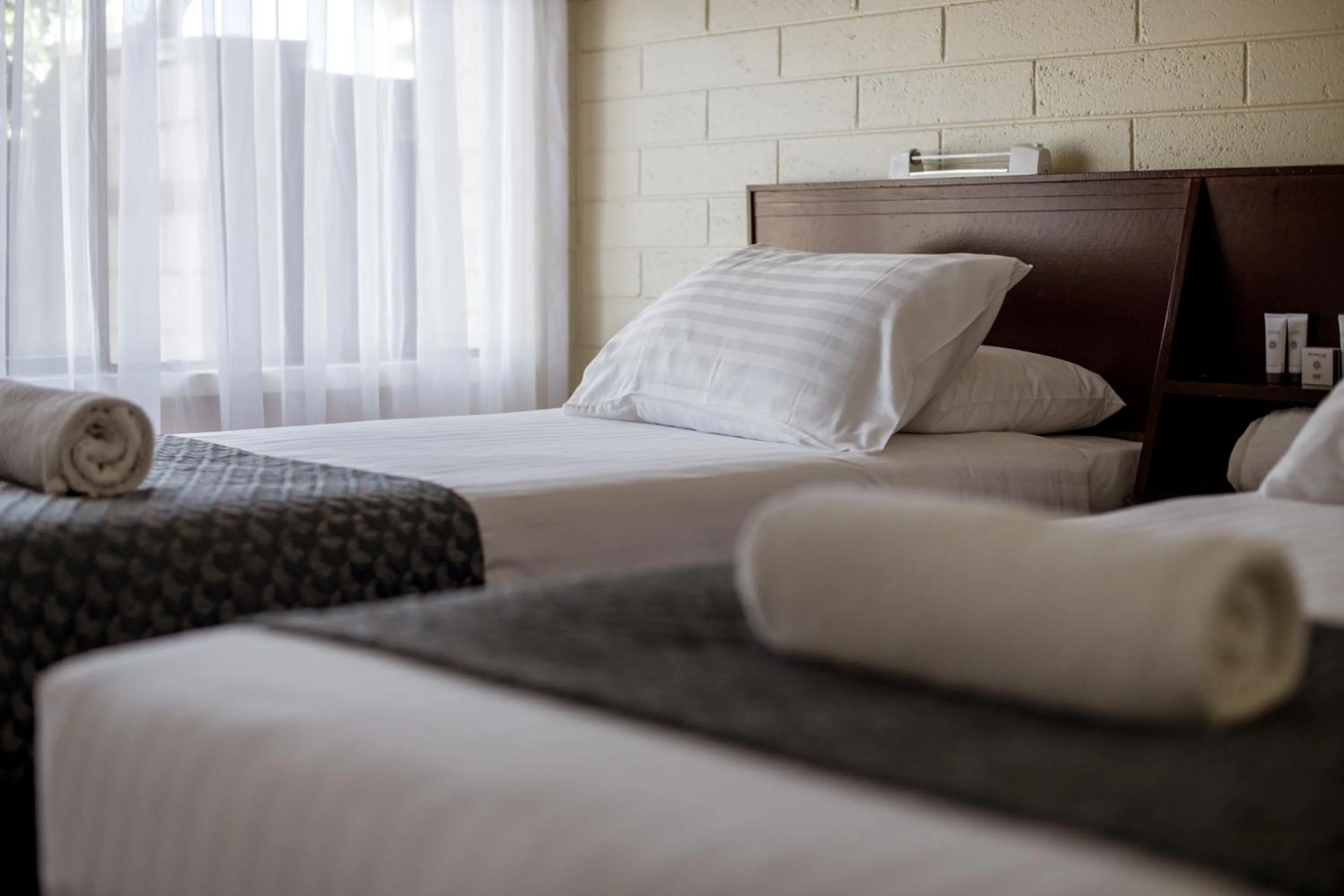 Bed in Bayview Motel