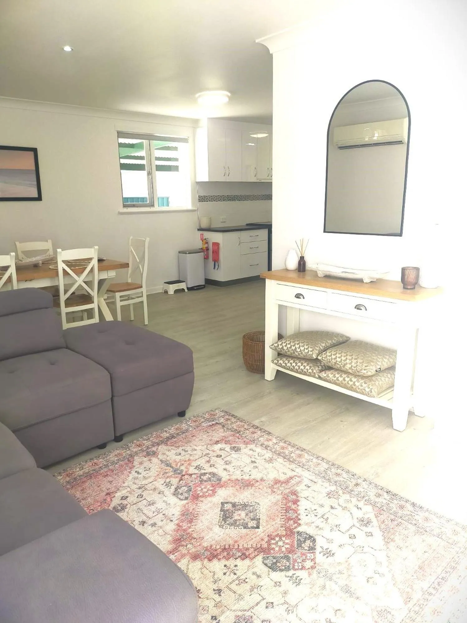 Living room in Bayview Motel