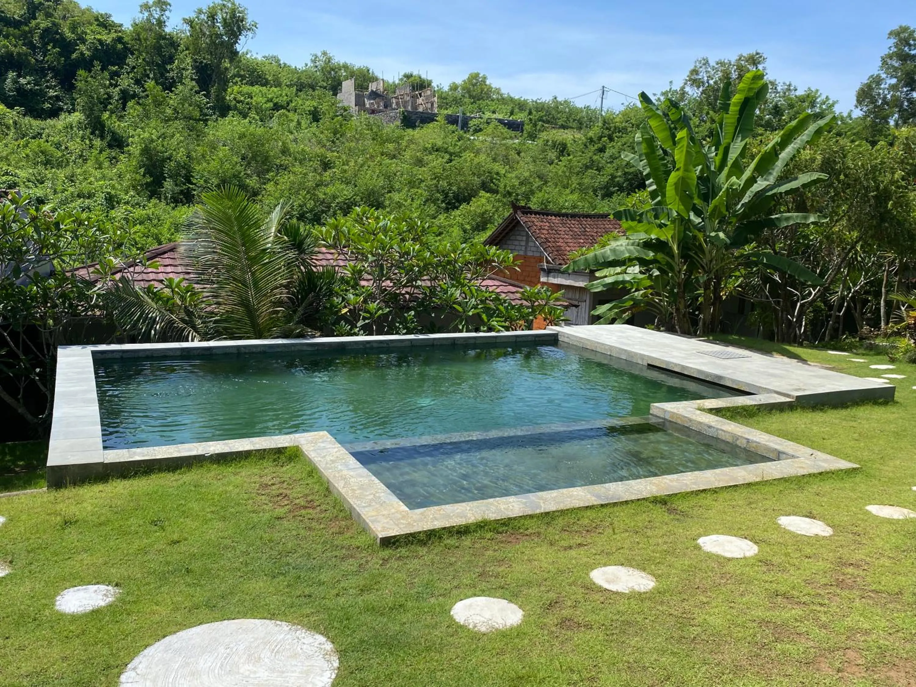 Swimming pool in Belong Bunter Homestay