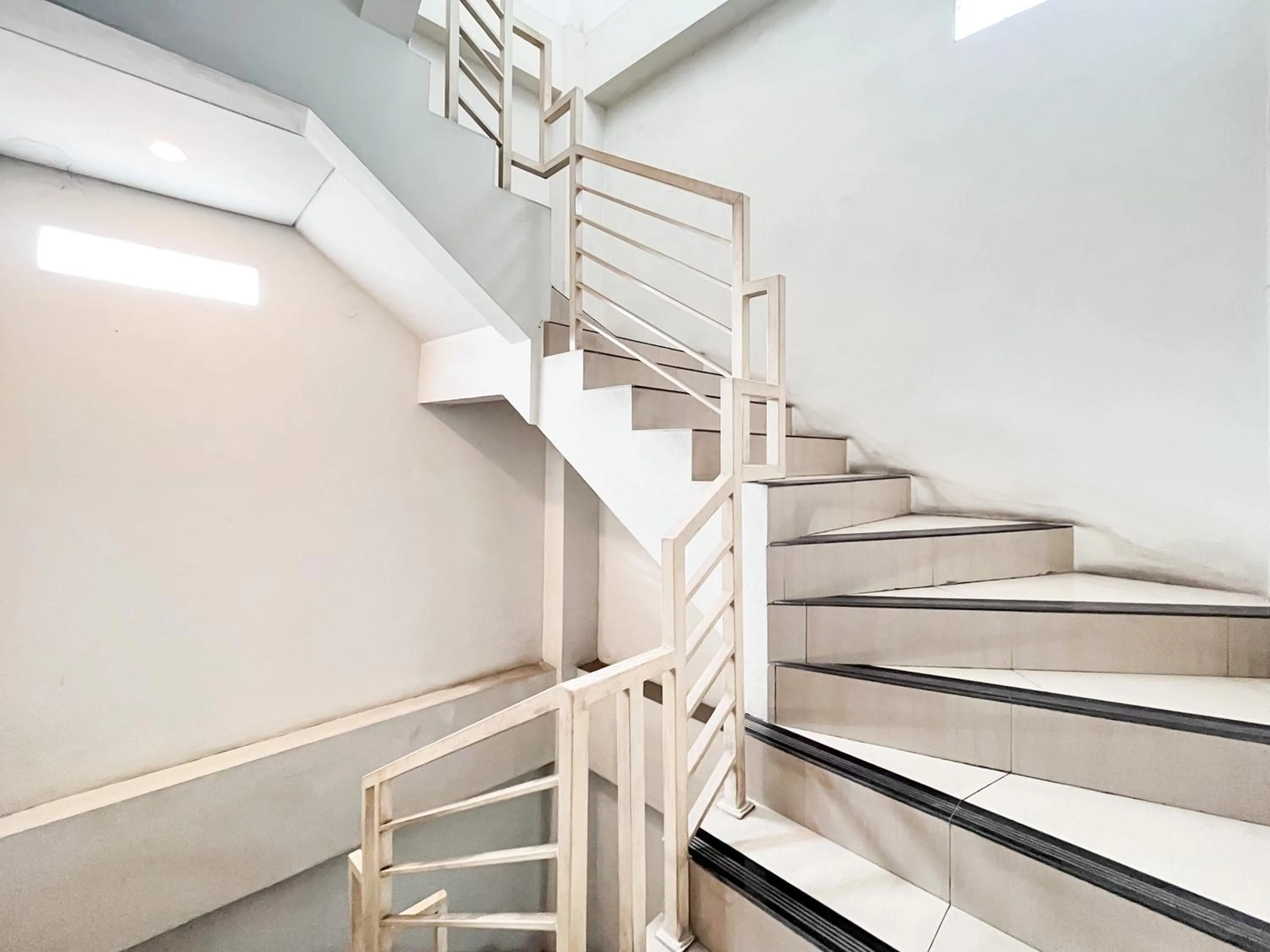 Property building in Urbanview Hotel Syariah Graha 8 Bubutan Surabaya