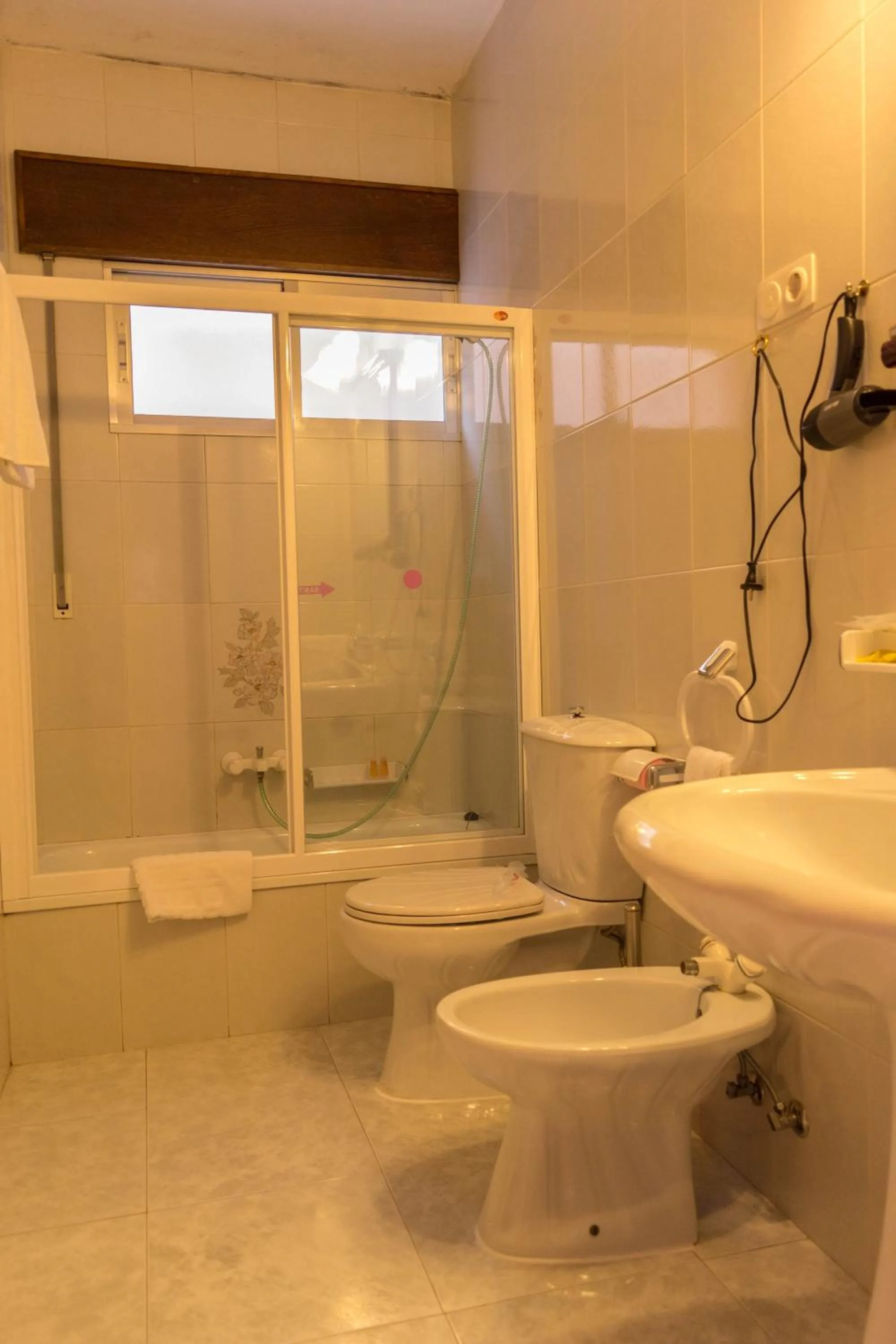 Bathroom in Hotel Galicia