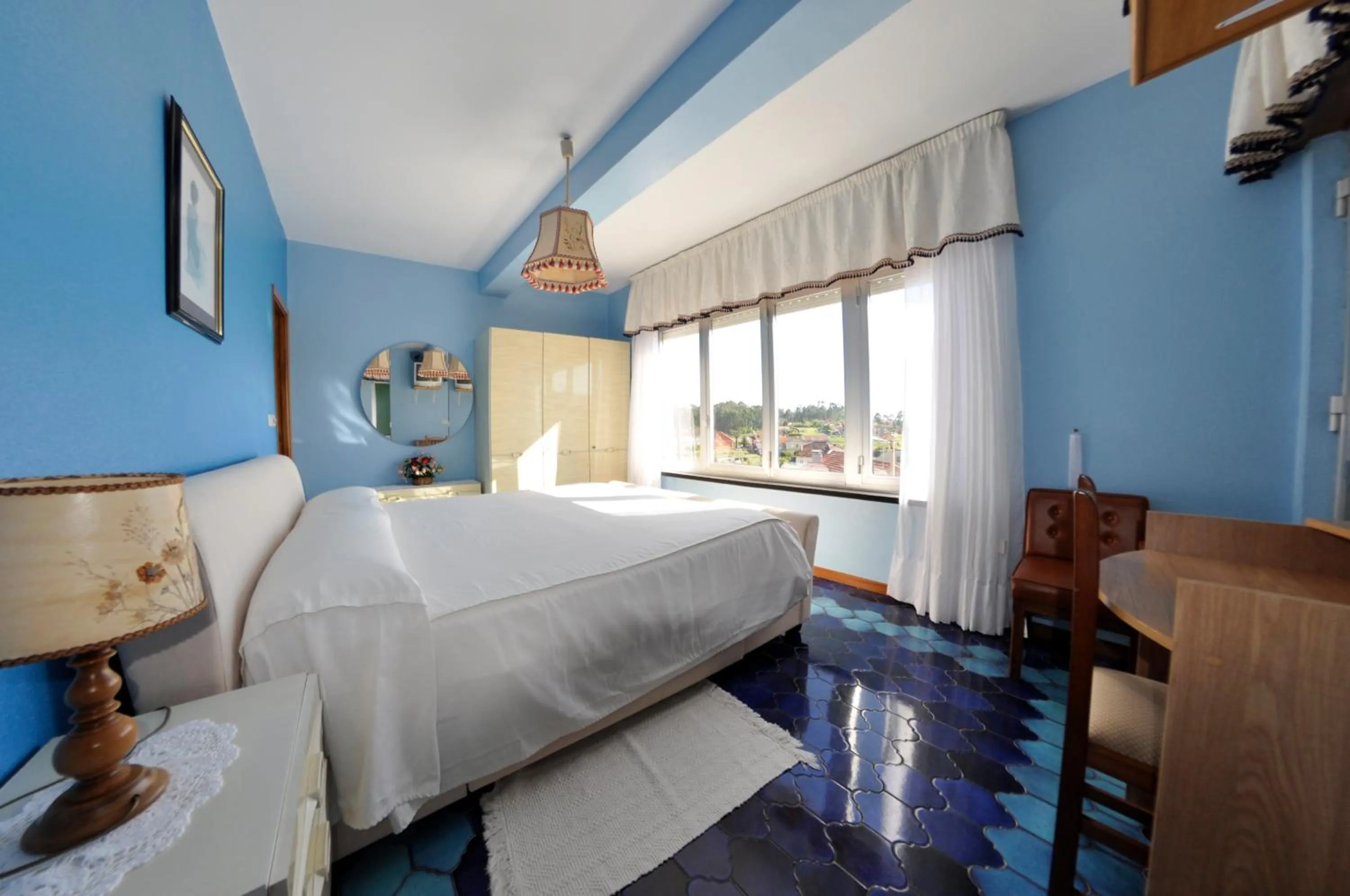 Photo of the whole room in Hotel Galicia