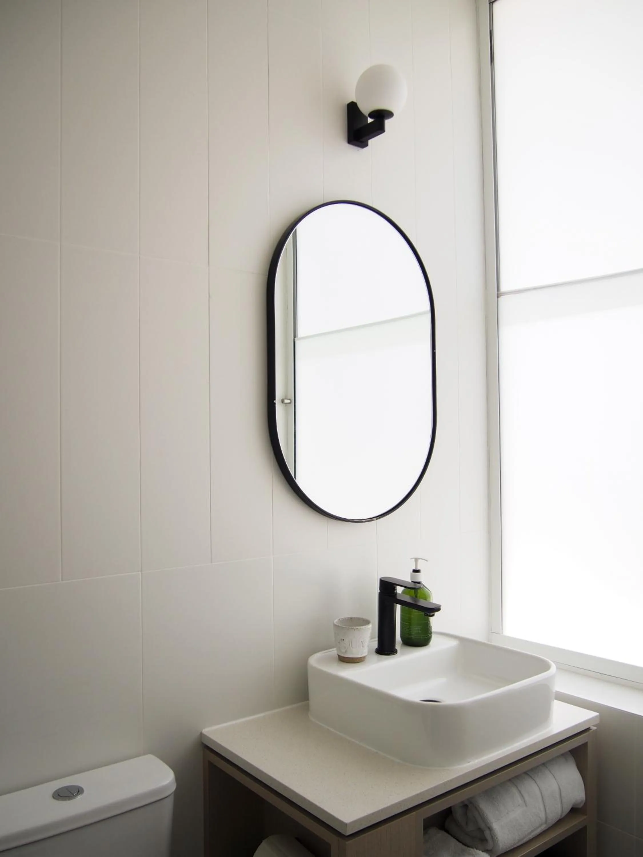 Bathroom in Barrys Beach Road Hotel