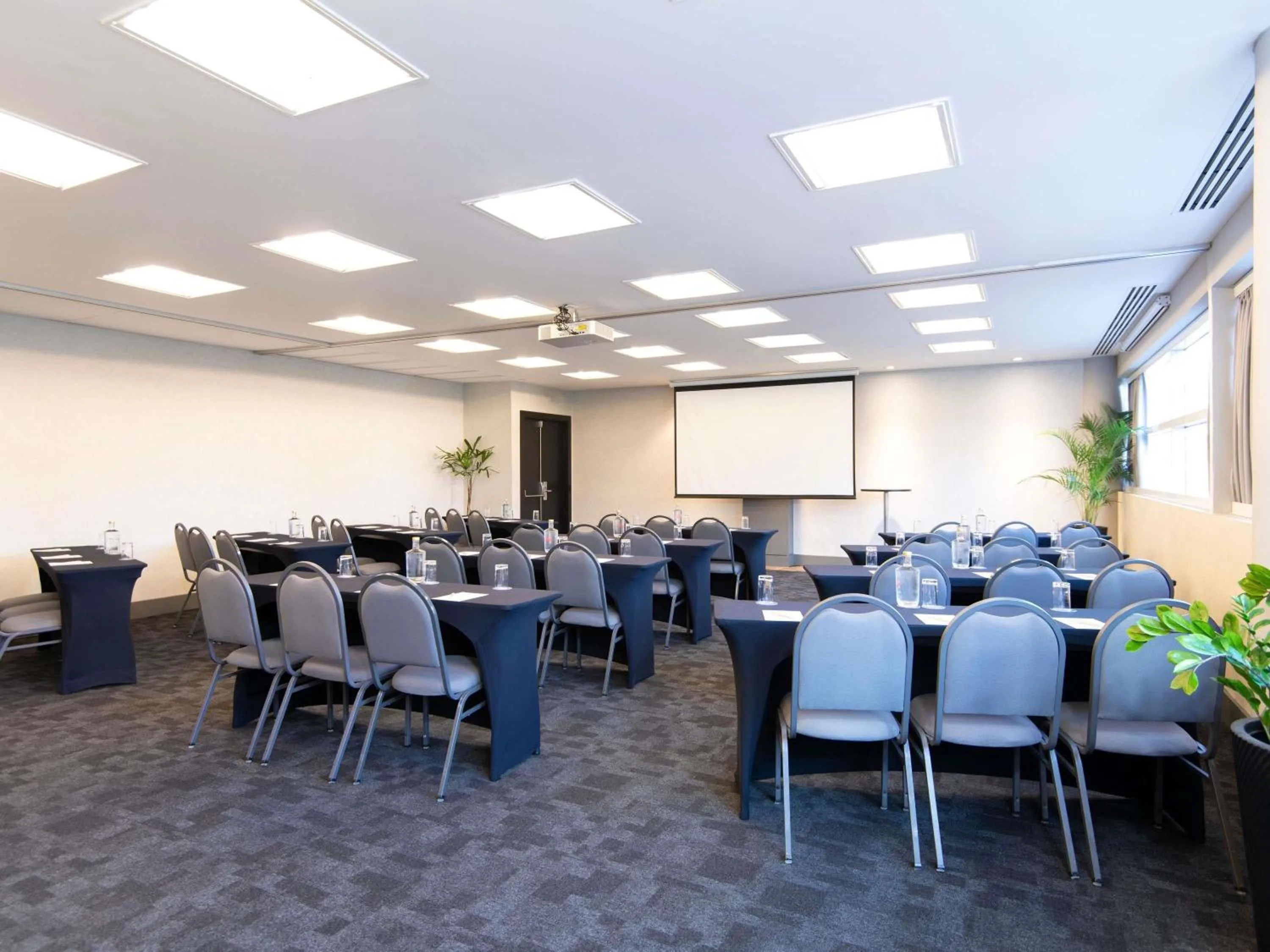 Meeting/conference room in Pullman Sao Paulo Vila Olimpia