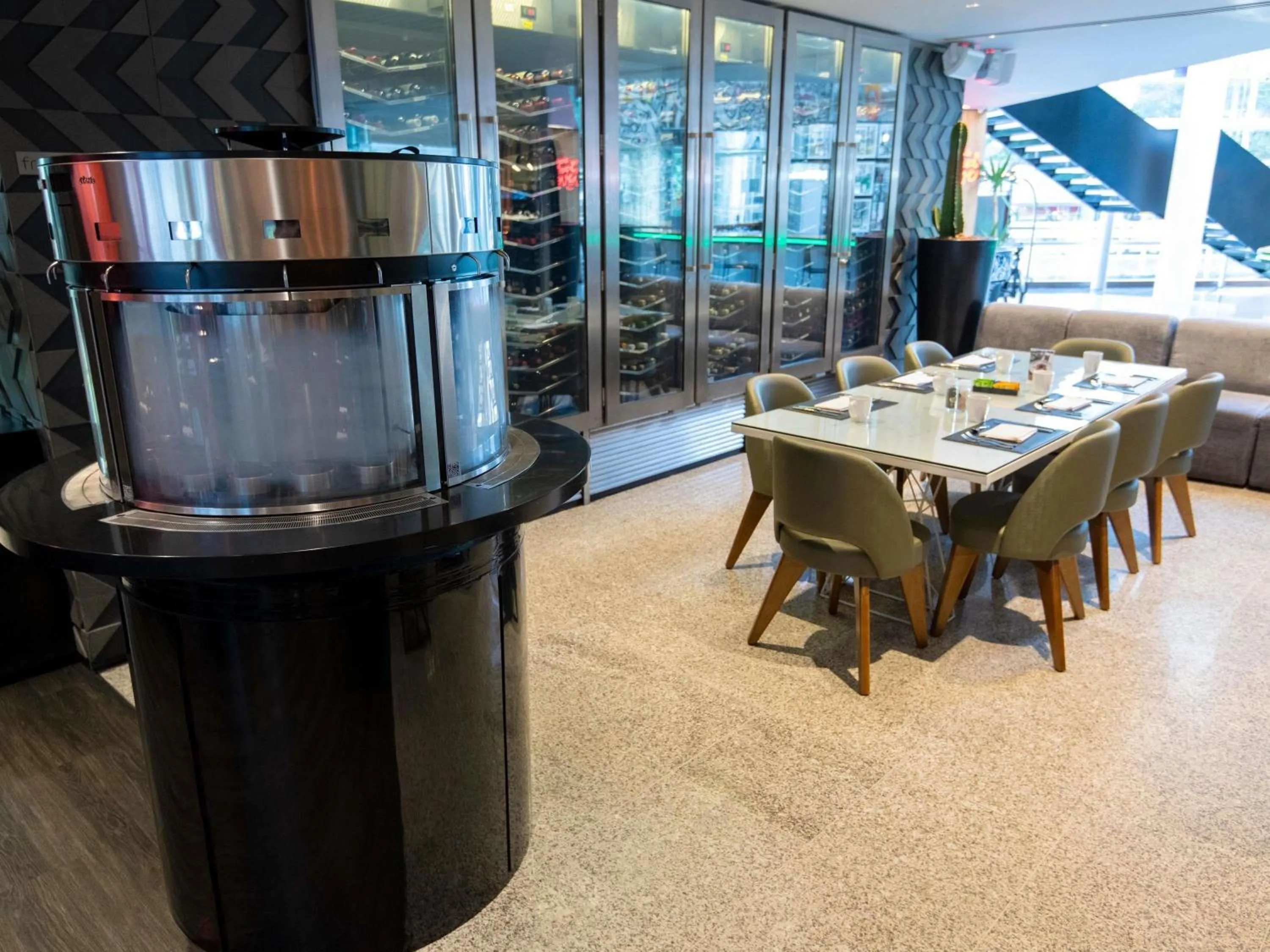 Restaurant/places to eat in Pullman Sao Paulo Vila Olimpia