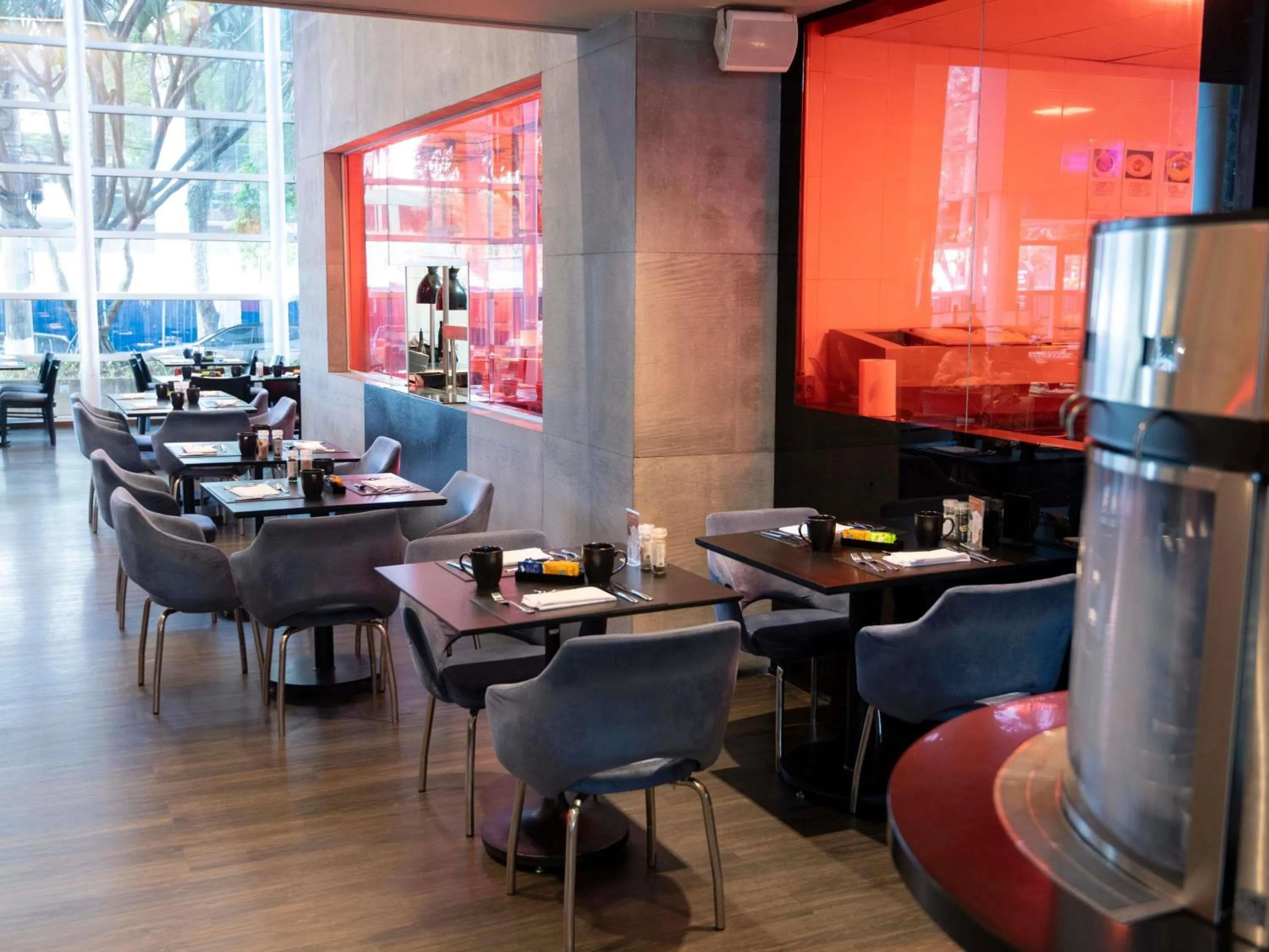 Restaurant/places to eat in Pullman Sao Paulo Vila Olimpia