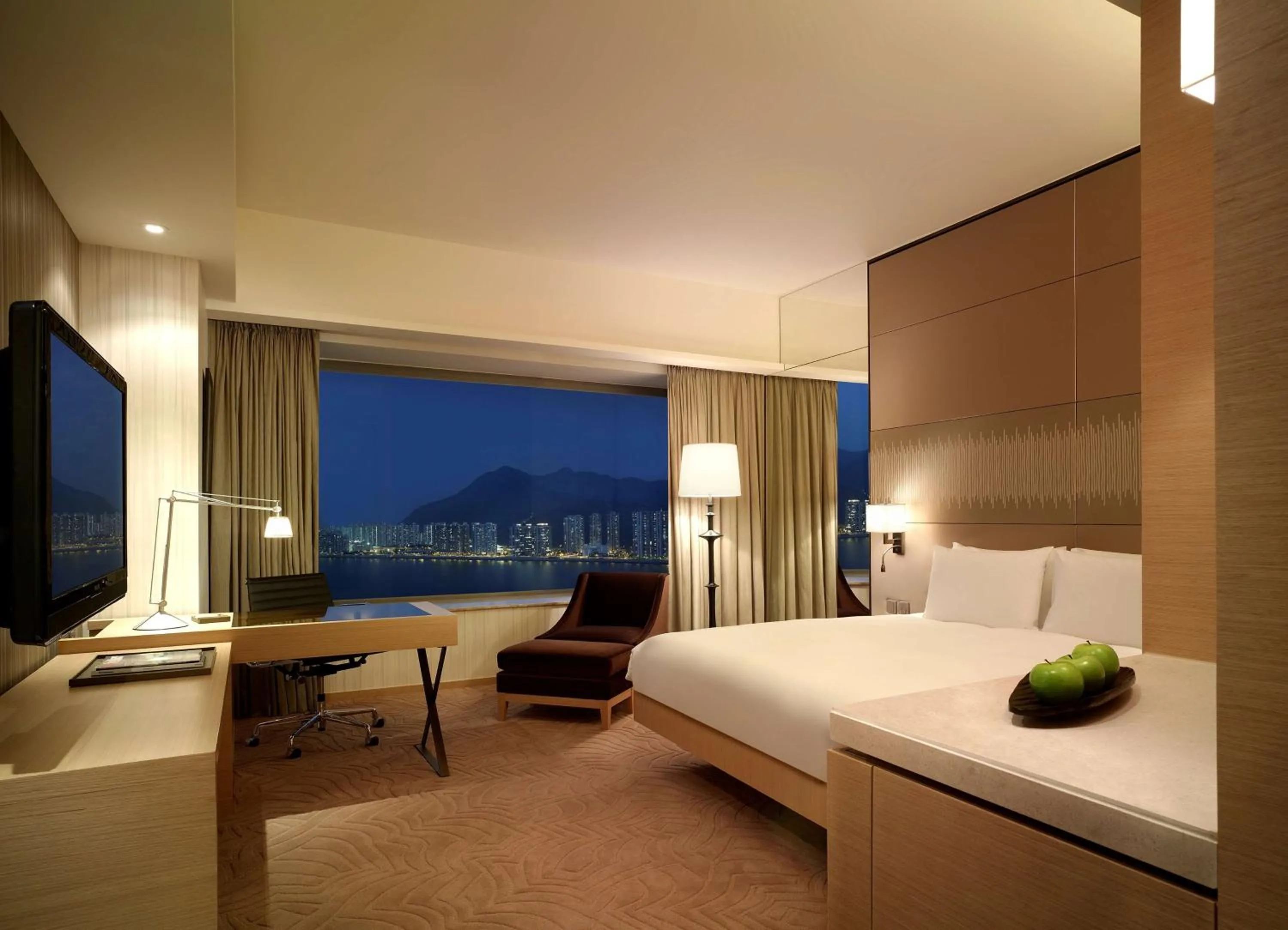 Photo of the whole room, Bed in Hyatt Regency Hong Kong, Sha Tin