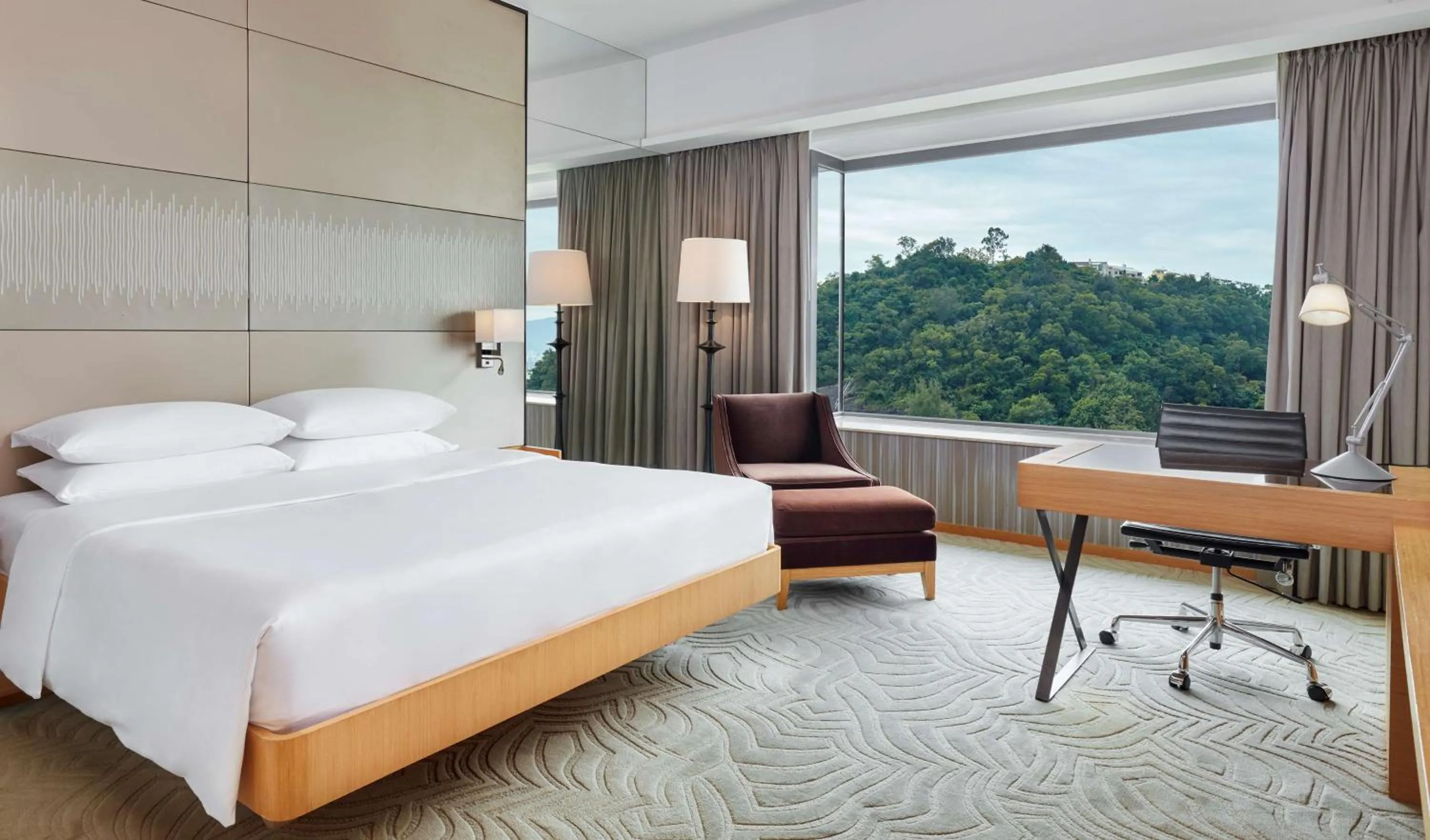 Photo of the whole room, Bed in Hyatt Regency Hong Kong, Sha Tin