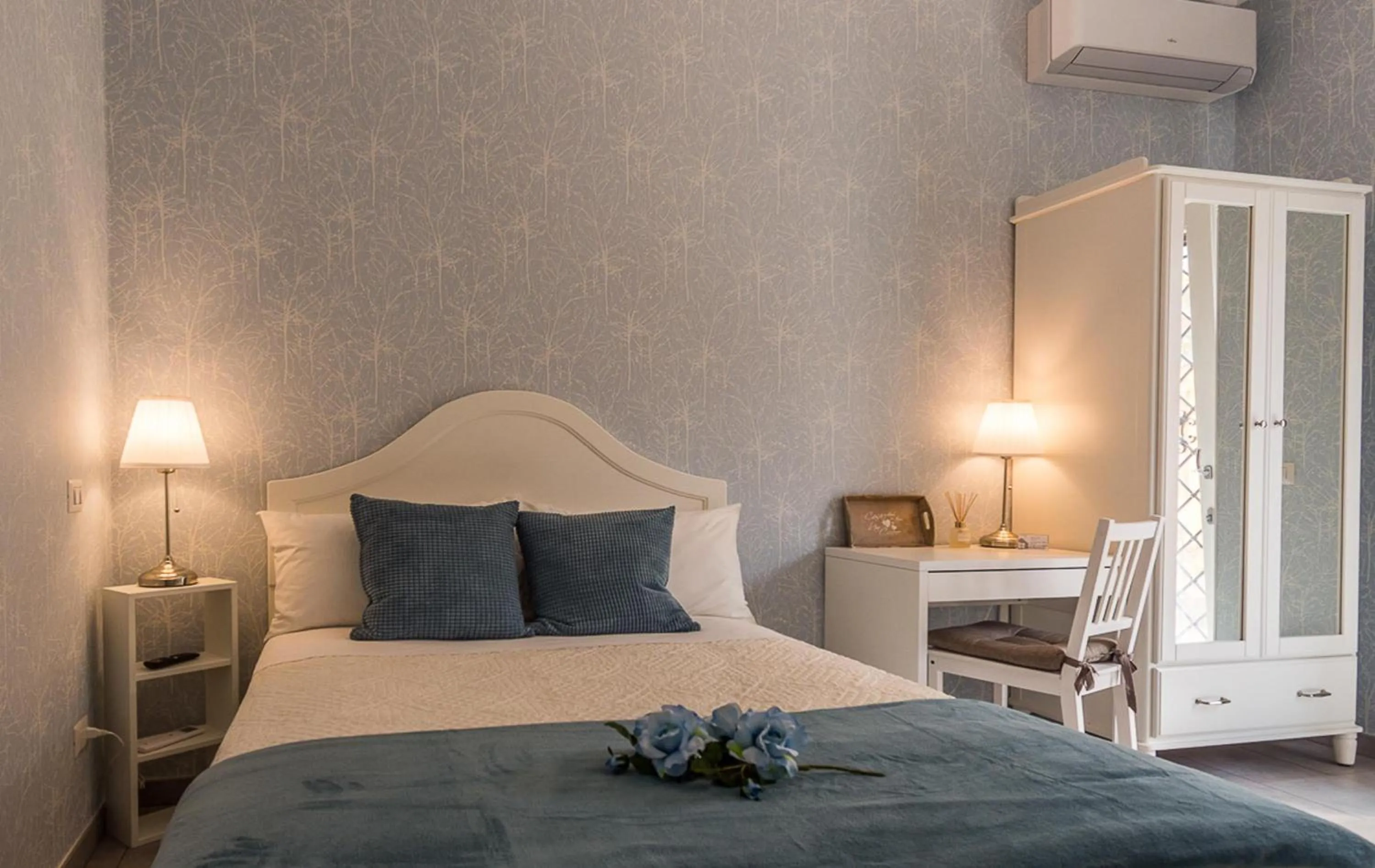 Photo of the whole room, Bed in A Casa di Titty